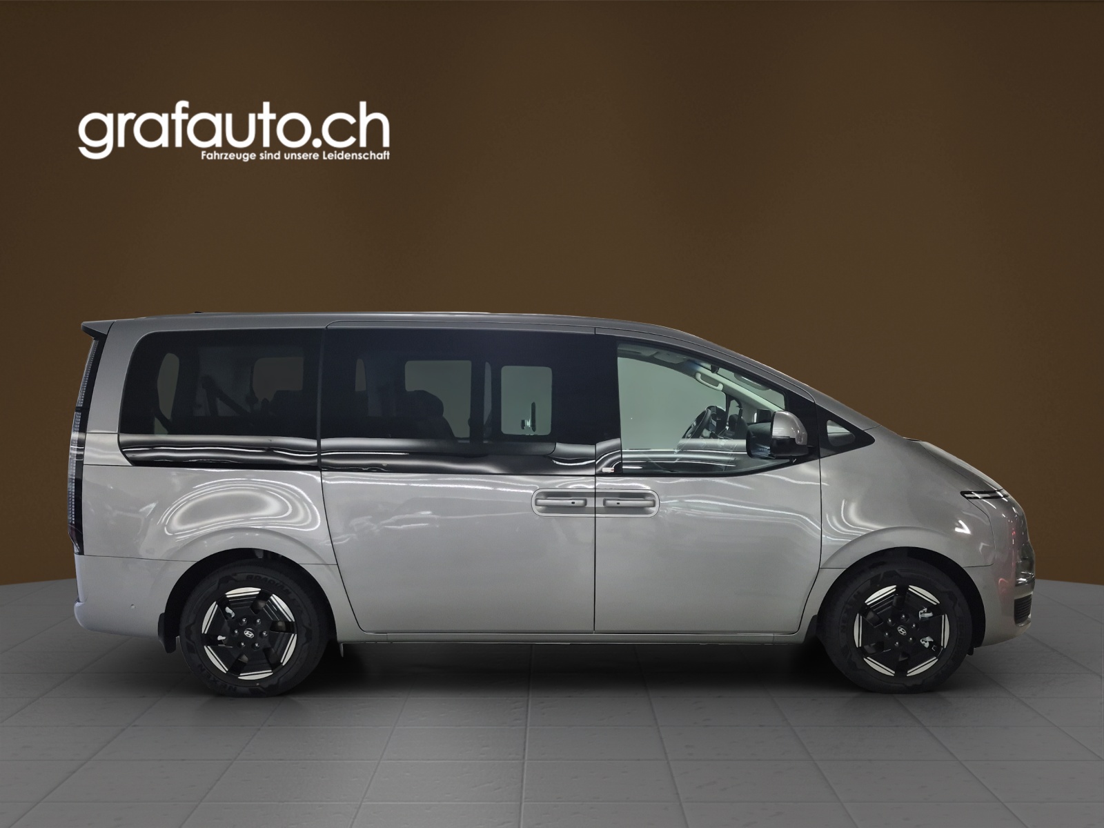HYUNDAI Staria Wagon 84 kWh Vertex-image-2