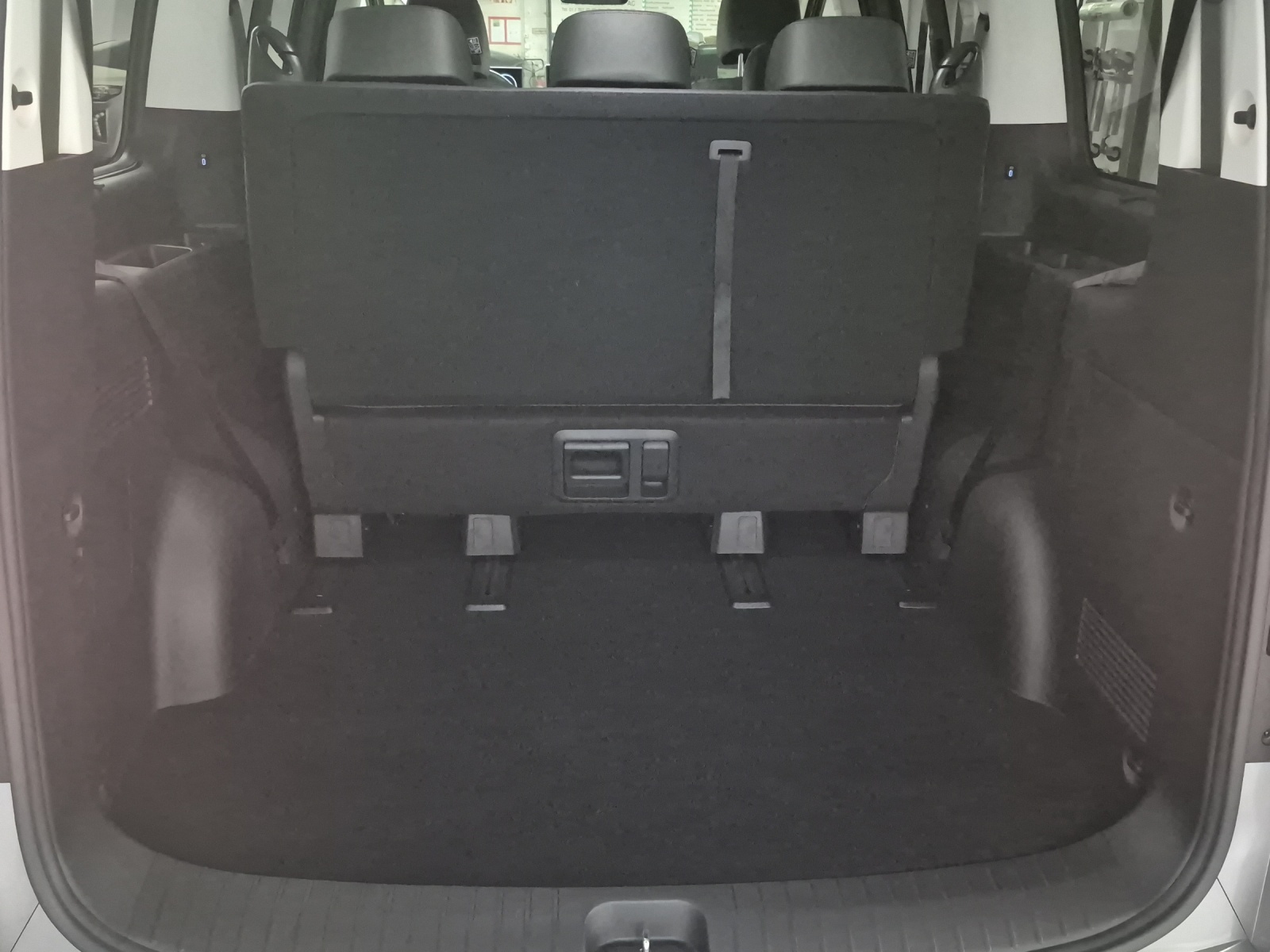 HYUNDAI Staria Wagon 84 kWh Vertex-image-9