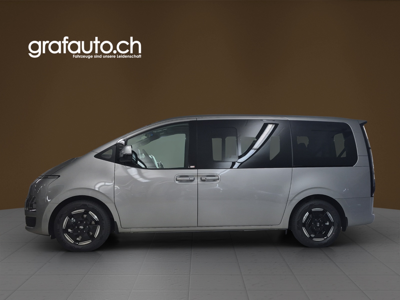 HYUNDAI Staria Wagon 84 kWh Vertex-image-0