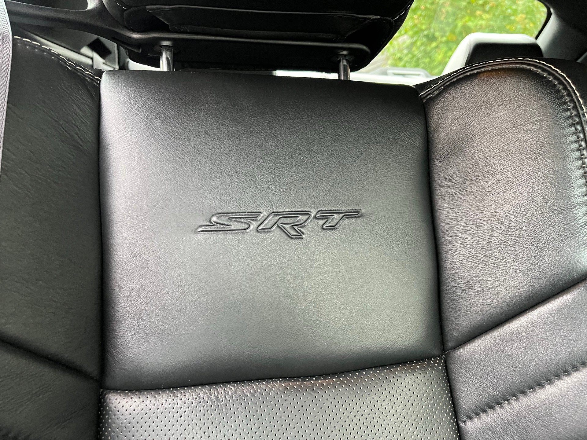DODGE SRT8-image-4