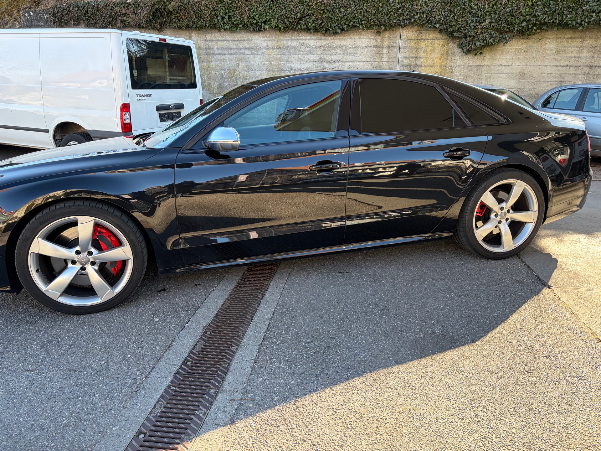 AUDI S8 4.0 TFSI V8 quattro tiptronic-image-3