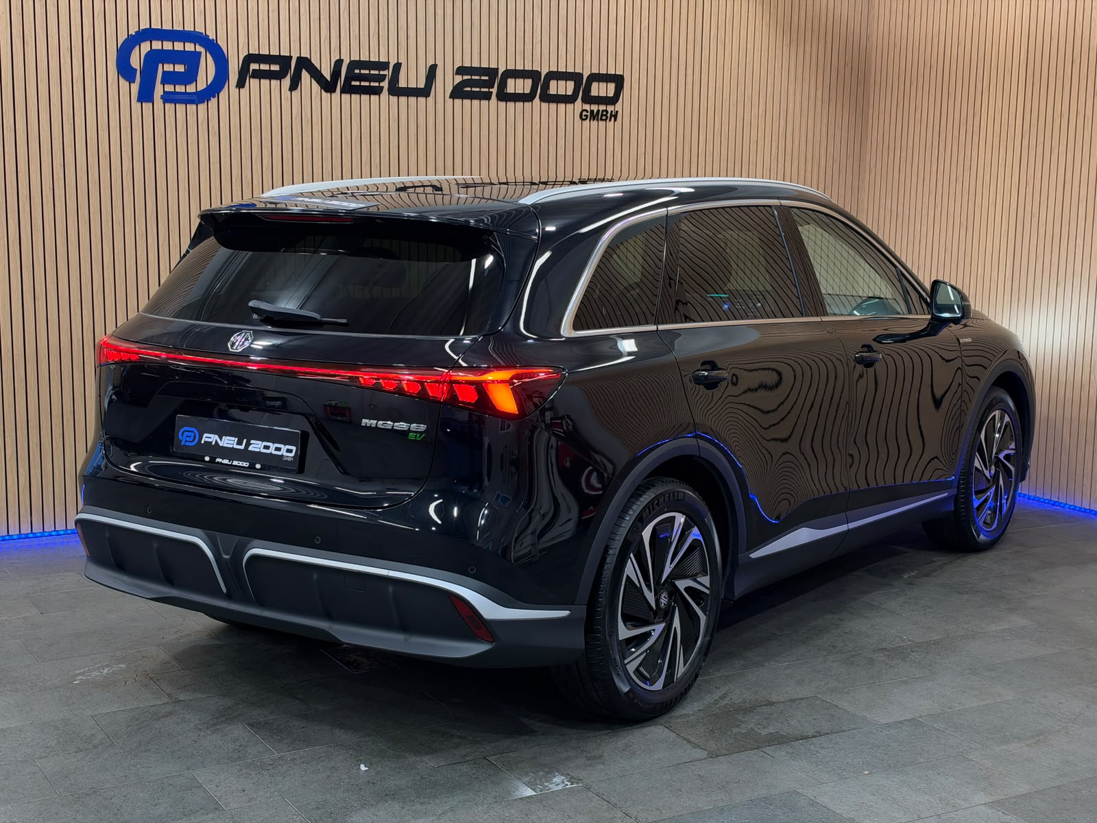 MG S6 EV 77kWh Luxury AWD-image-5