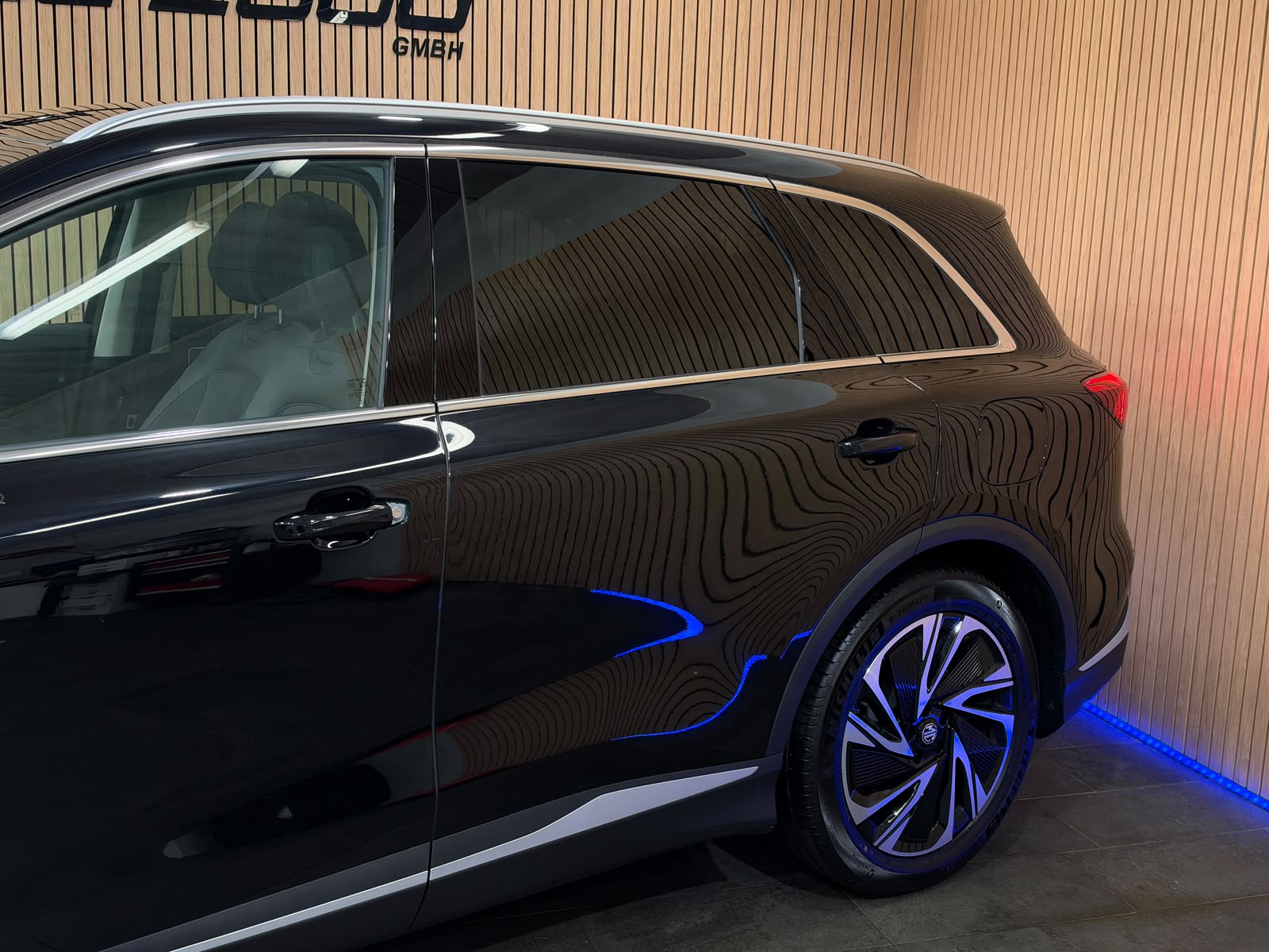 MG S6 EV 77kWh Luxury AWD-image-4
