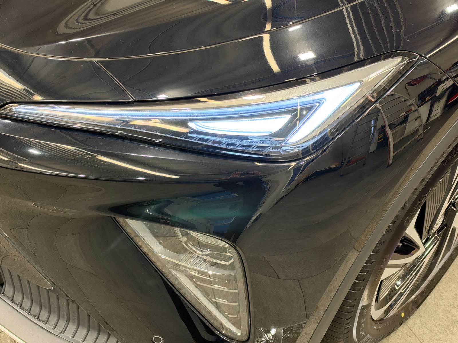 MG S6 EV 77kWh Luxury AWD-image-2