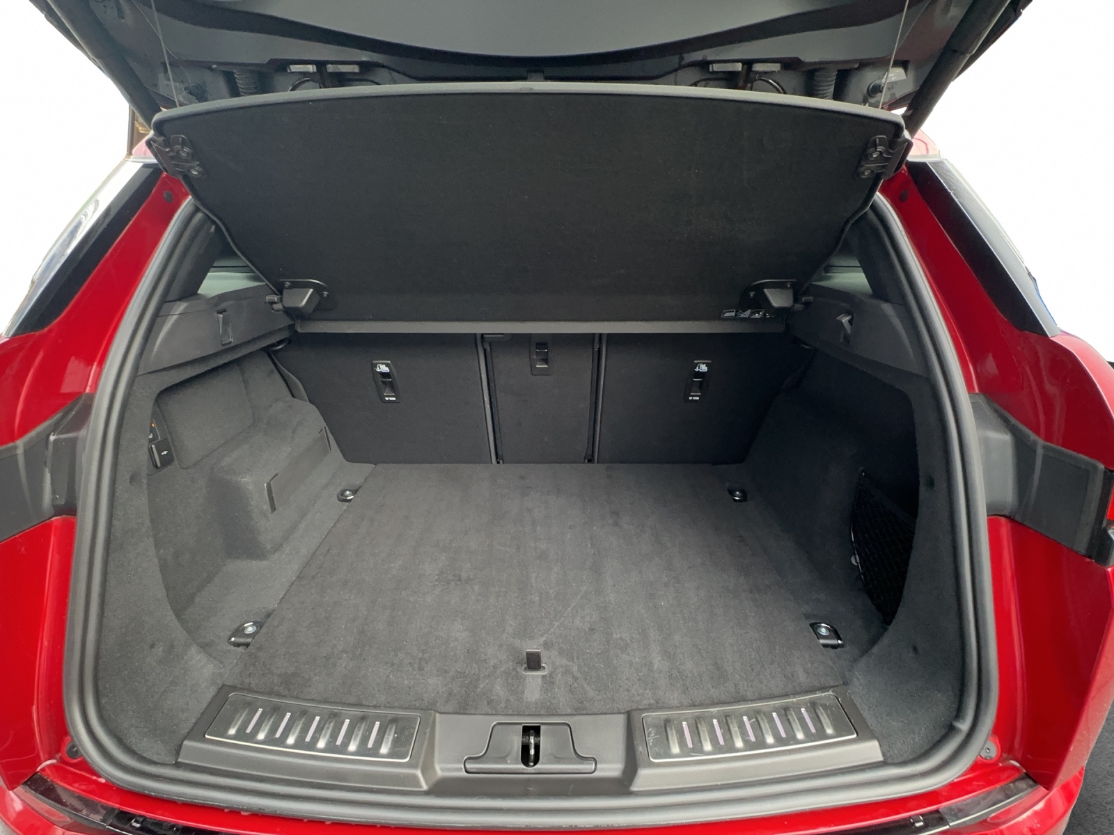 LAND ROVER Evoque R-Dynamic HSE-image-19