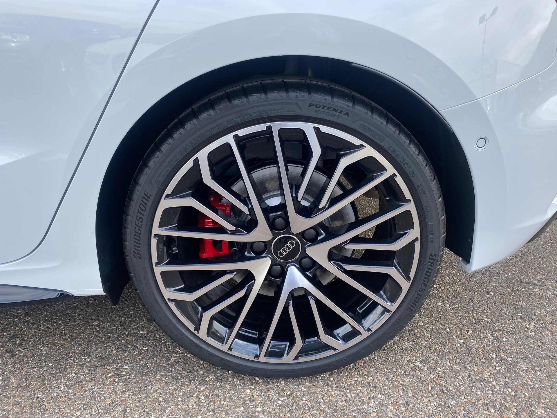 AUDI S3 Sportback 2.0 TFSI quattro-image-6