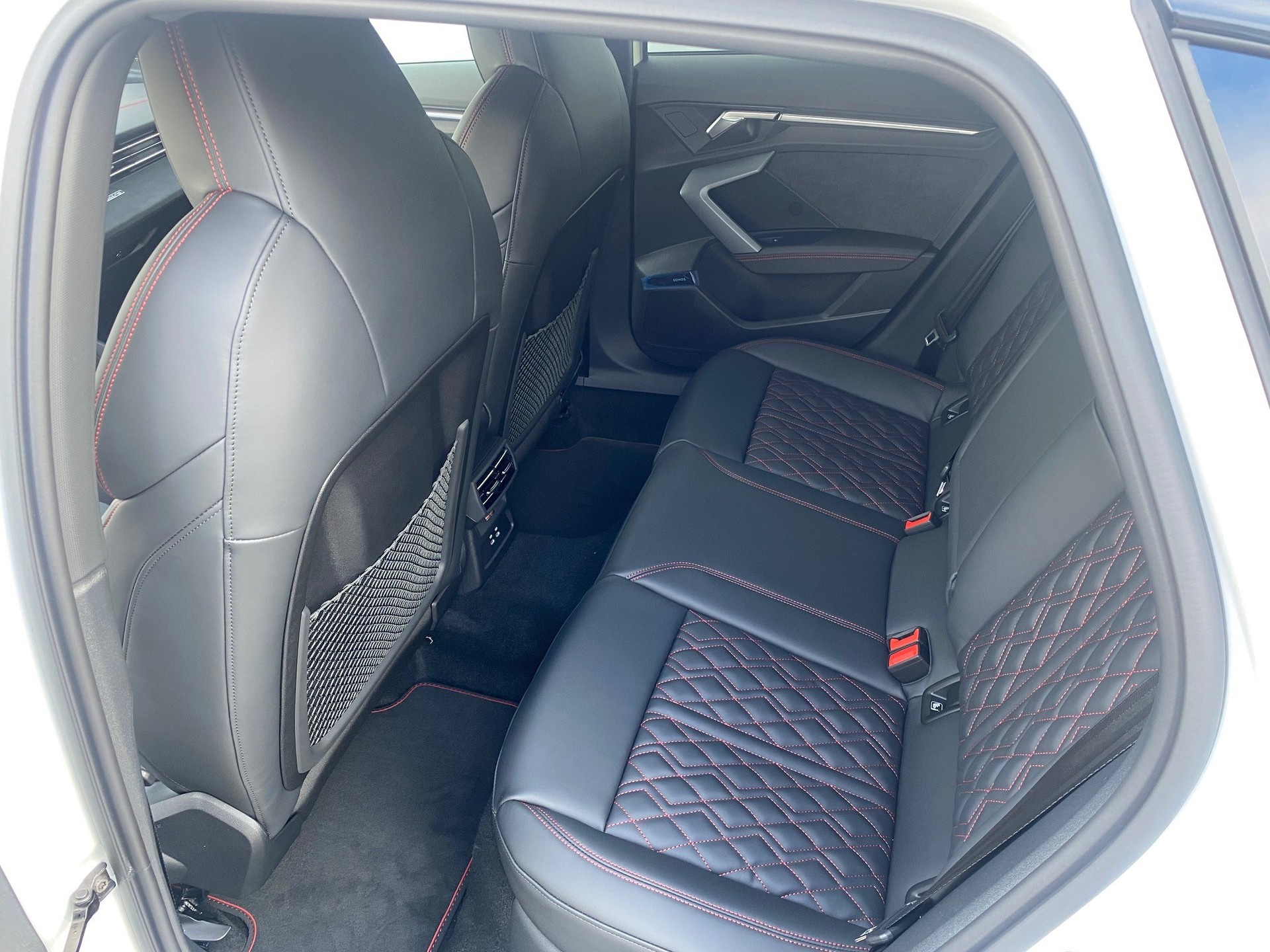 AUDI S3 Sportback 2.0 TFSI quattro-image-9