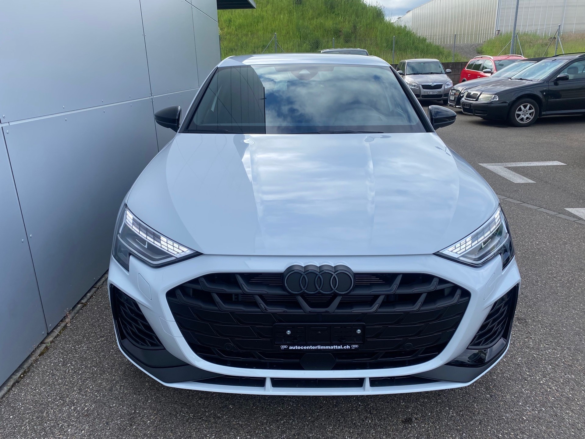AUDI S3 Sportback 2.0 TFSI quattro-image-3