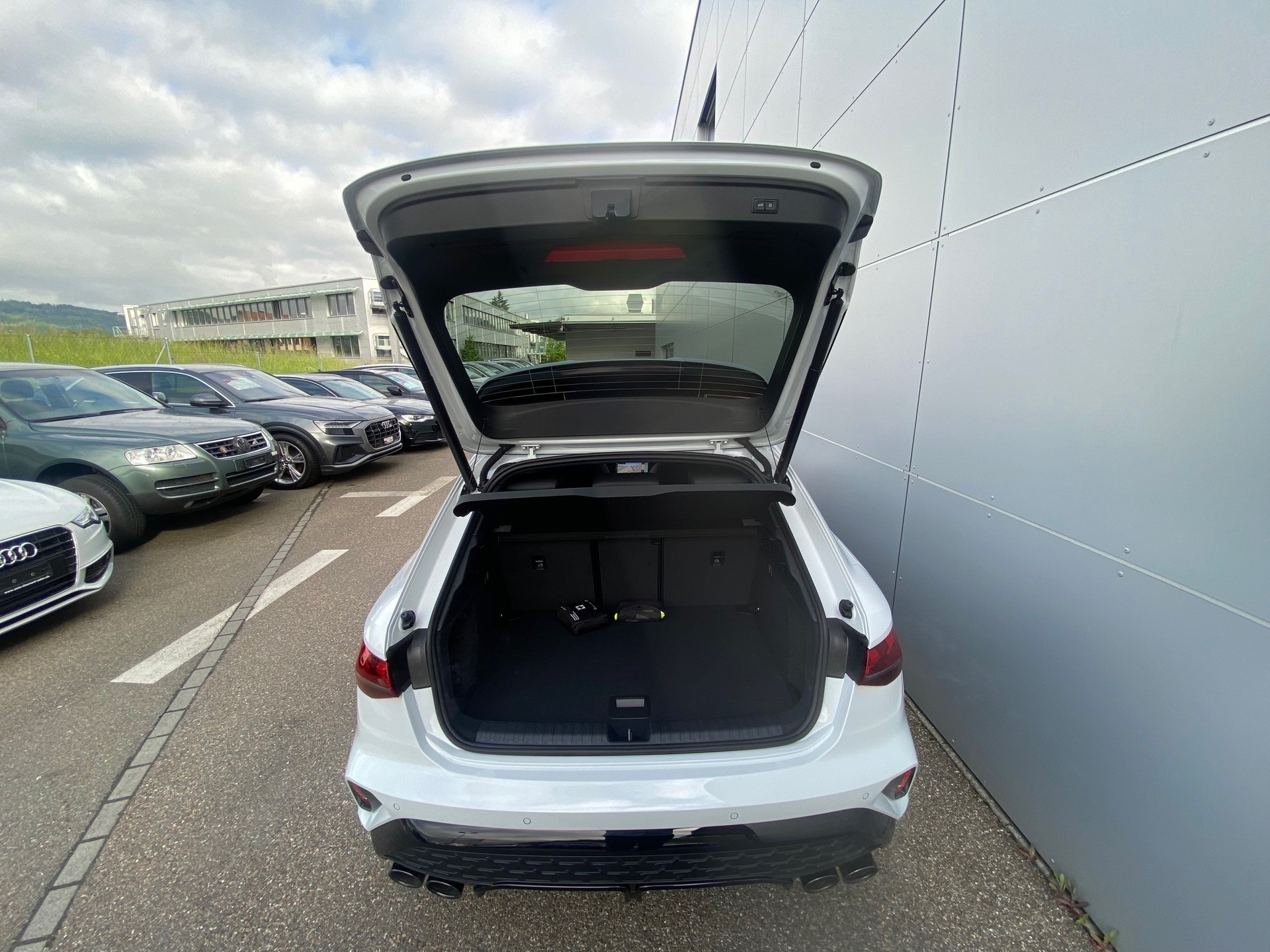 AUDI S3 Sportback 2.0 TFSI quattro-image-5