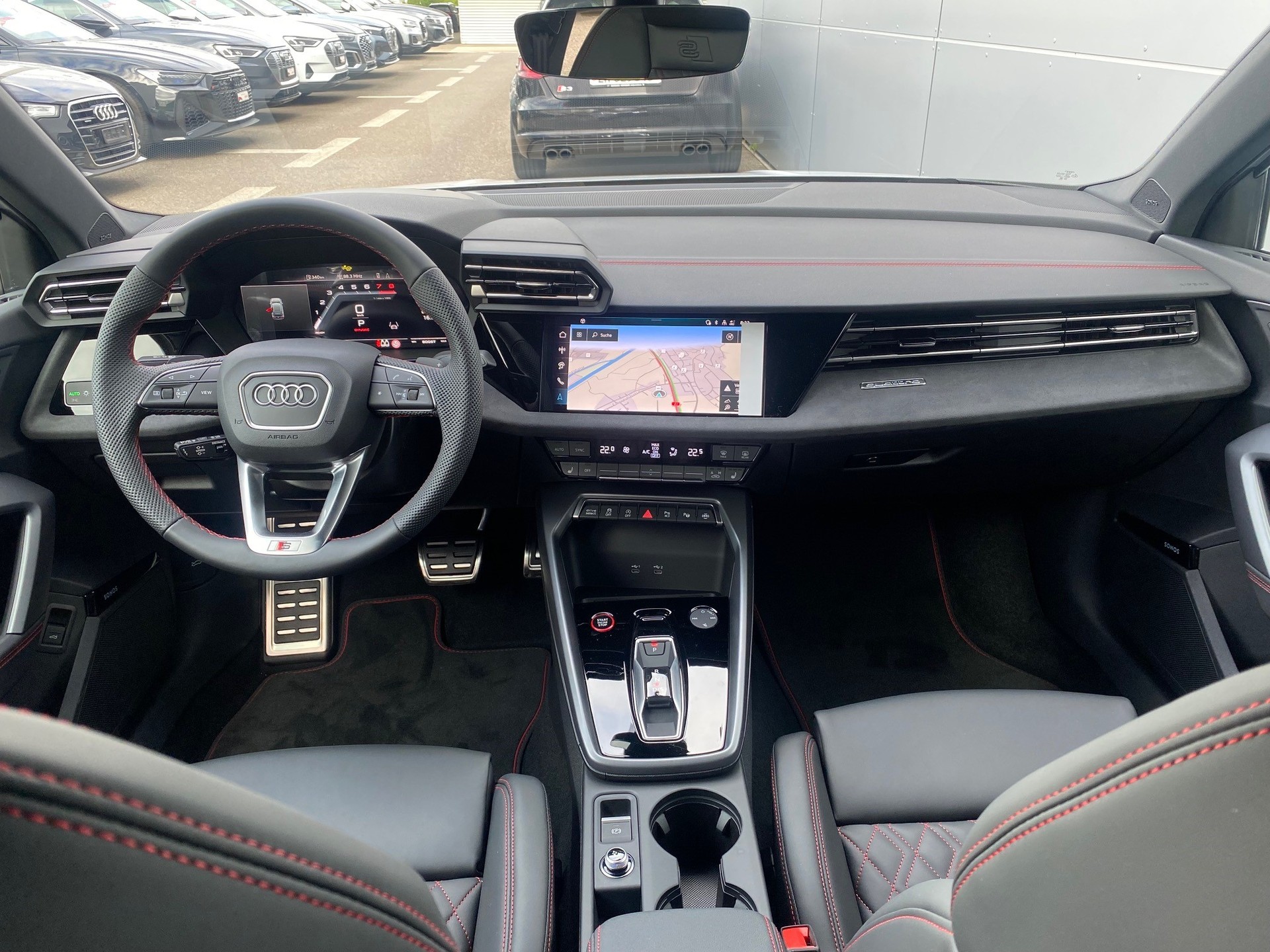 AUDI S3 Sportback 2.0 TFSI quattro-image-13