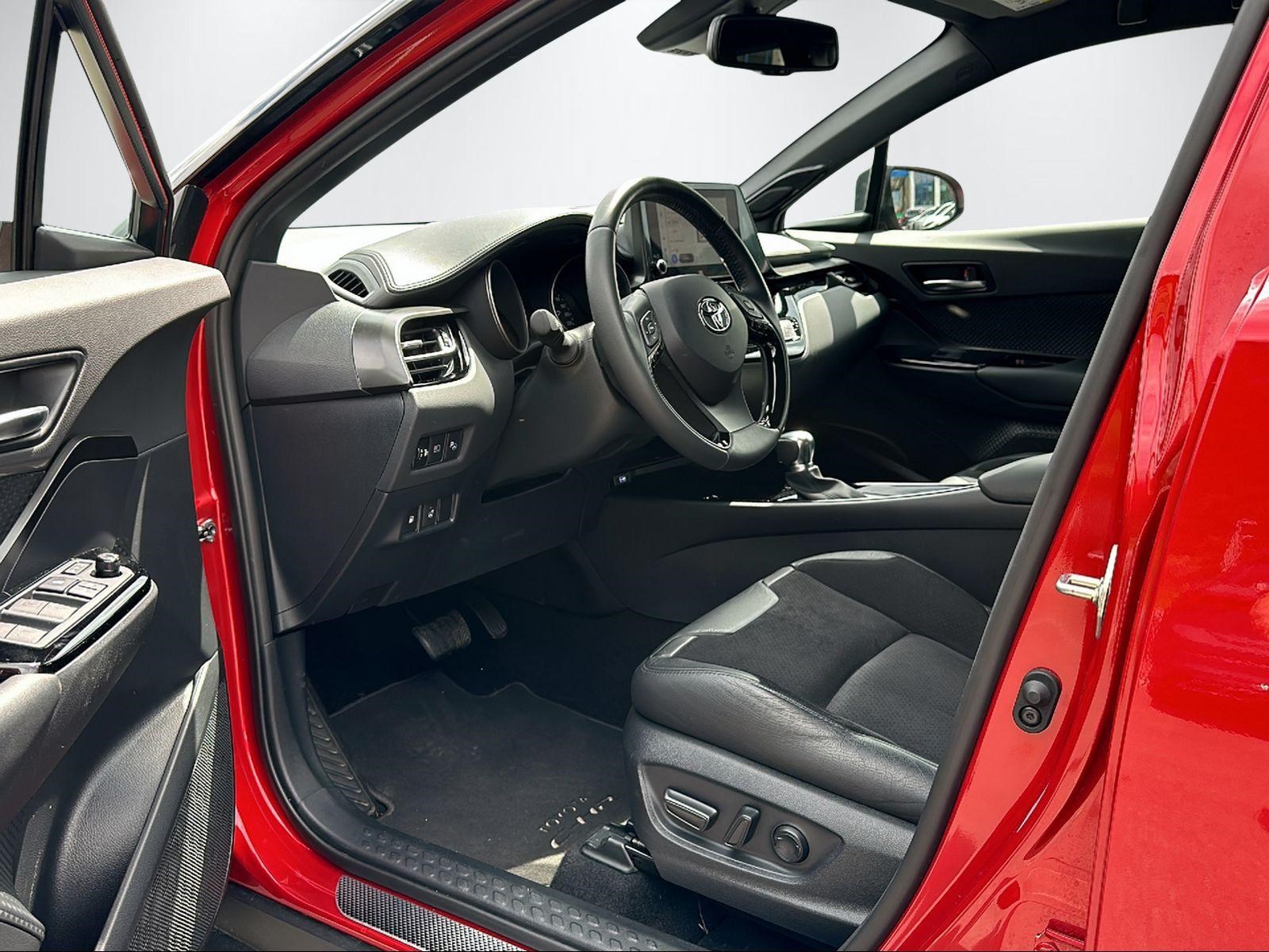 TOYOTA C-HR 2.0 VVTi HSD Move-image-6