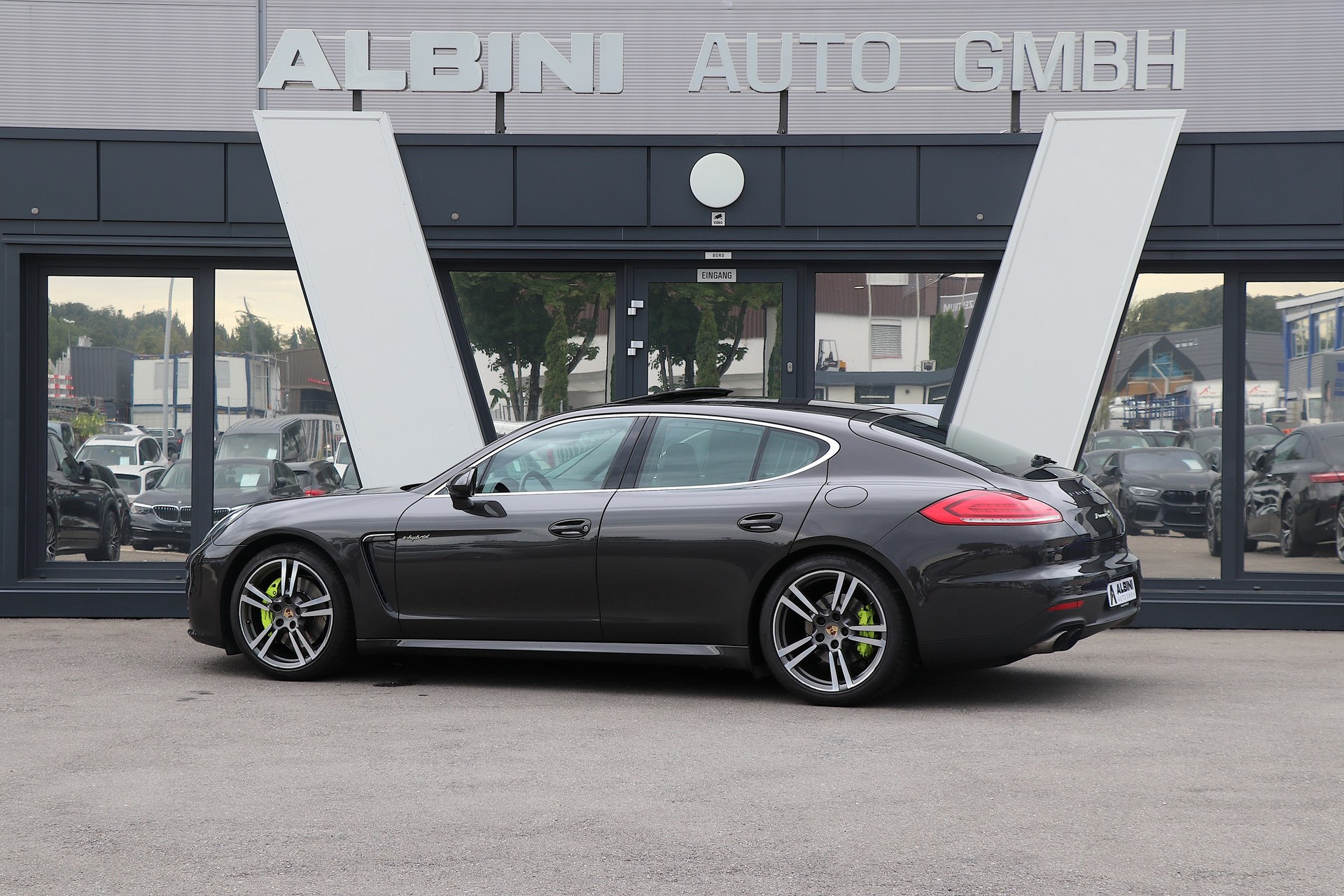 PORSCHE Panamera S E-Hybrid-image-3