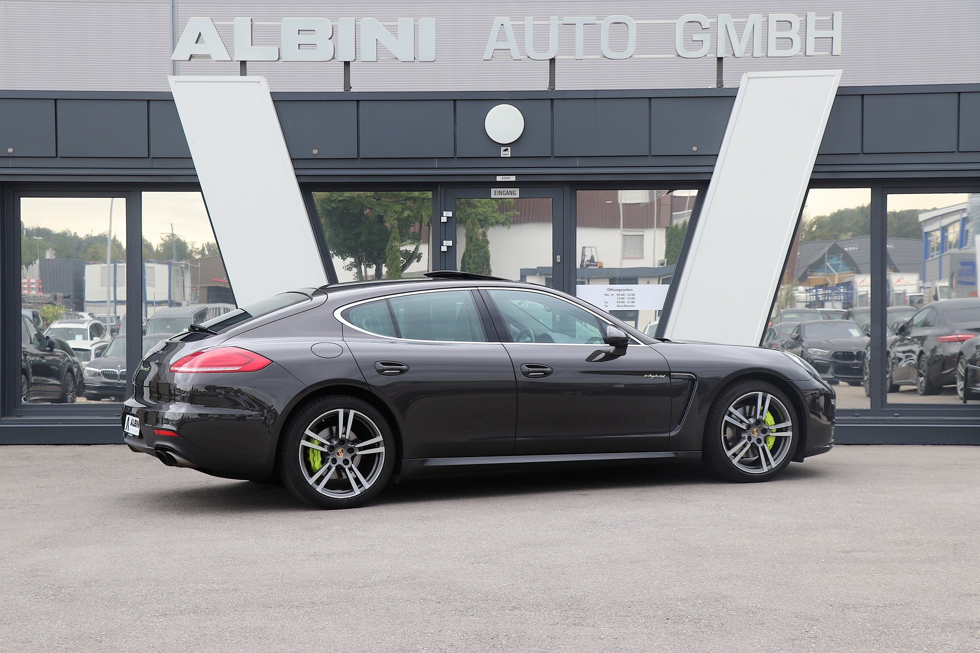 PORSCHE Panamera S E-Hybrid-image-2