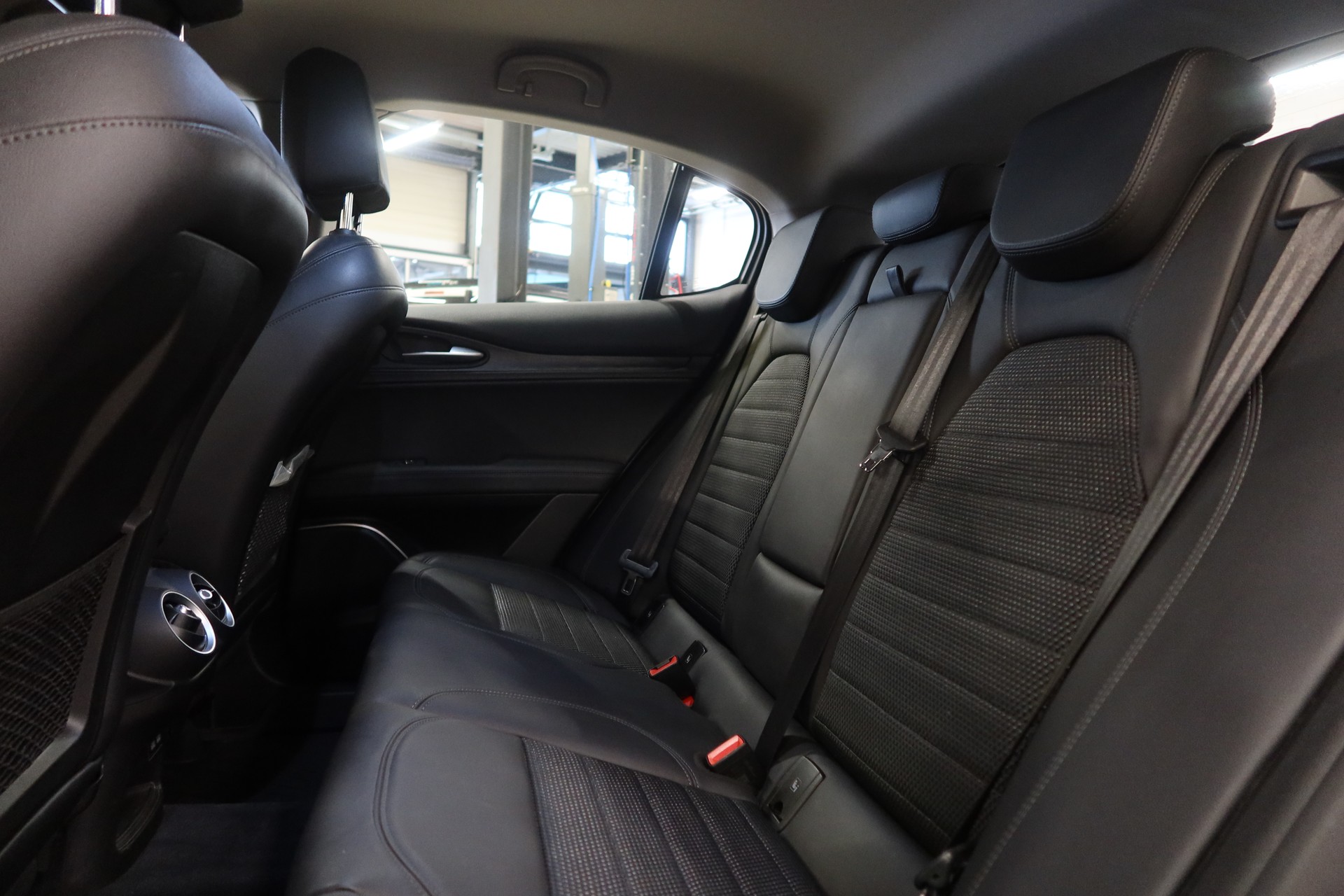 ALFA ROMEO Stelvio 2.2JTDM Execu. Q4-image-11