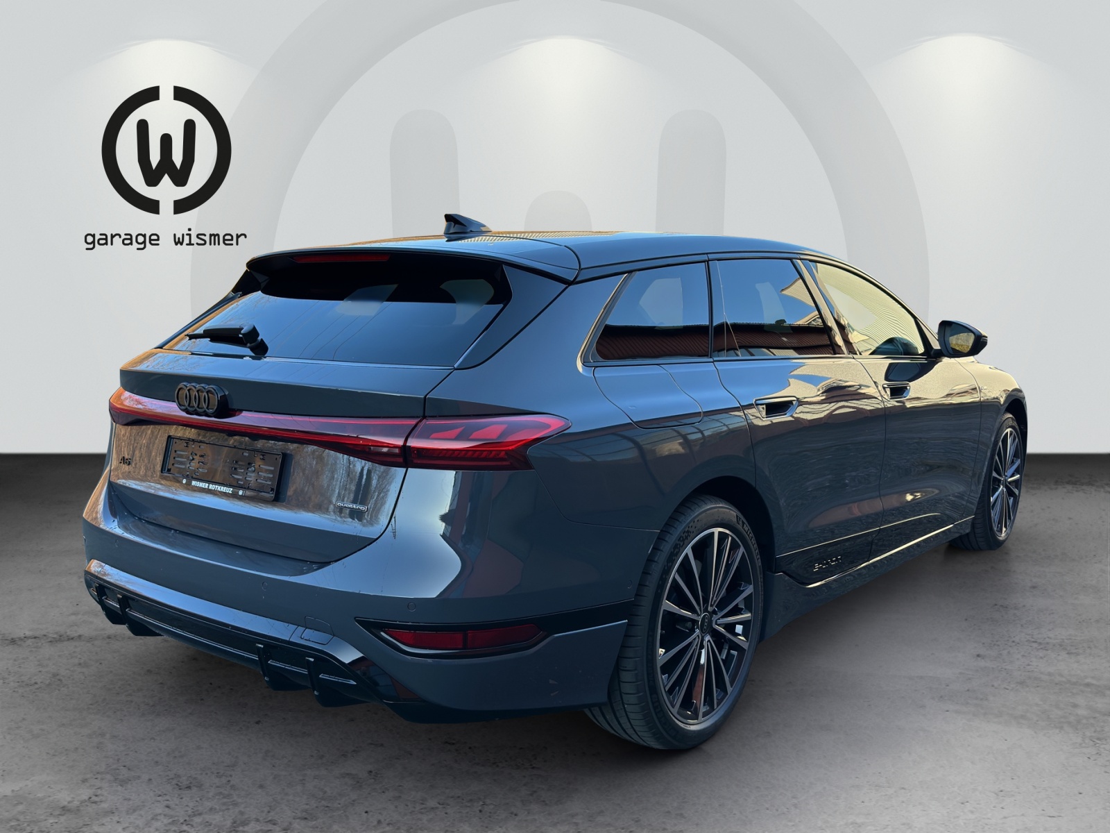 AUDI A6 Avant e-tron quattro-showroom-element-3