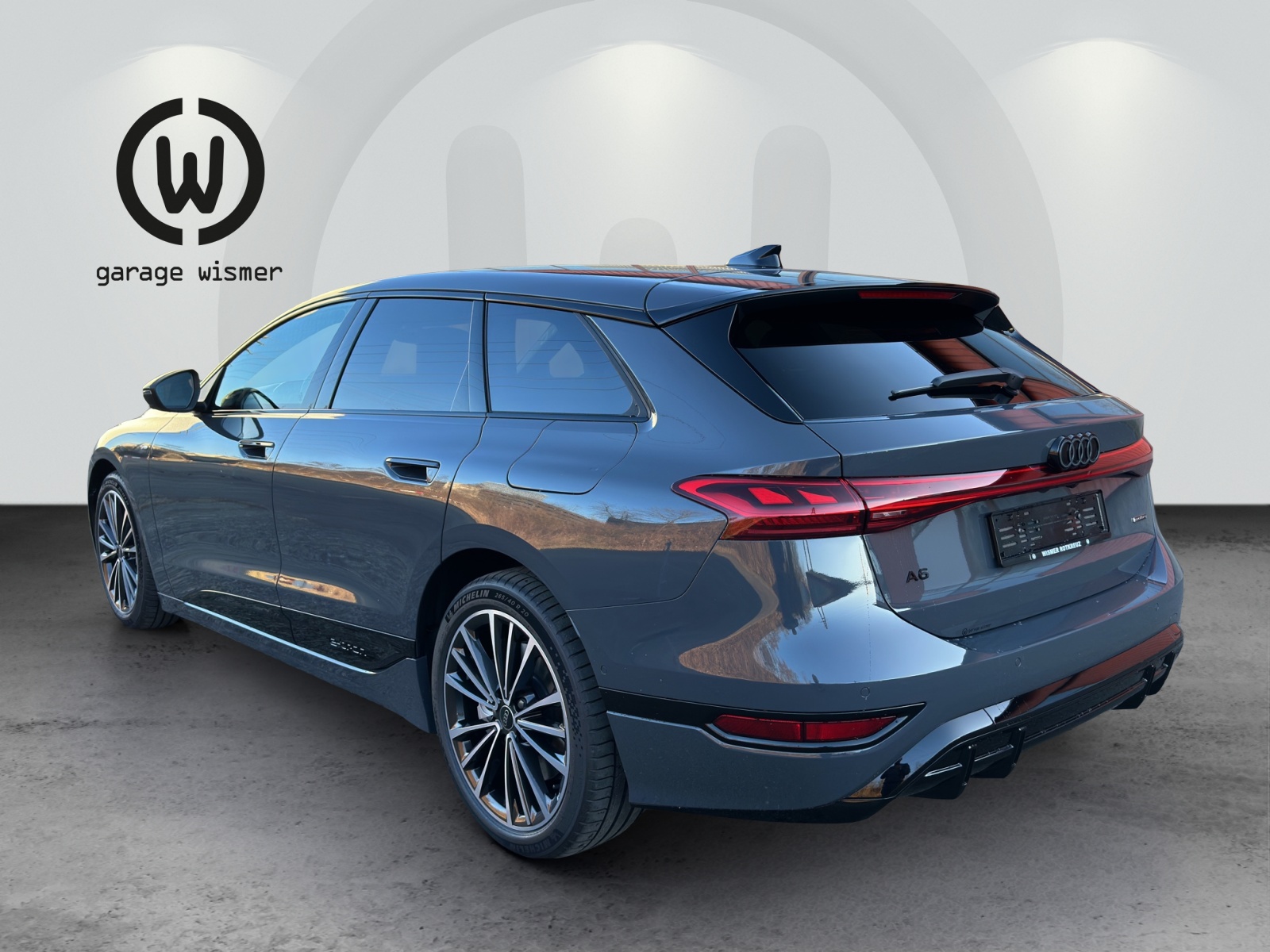 AUDI A6 Avant e-tron quattro-showroom-element-2