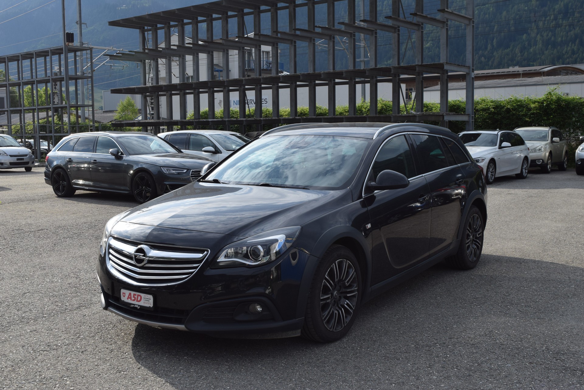OPEL Insignia Country Tourer 2.0 CDTI 4WD Automatic-image-2