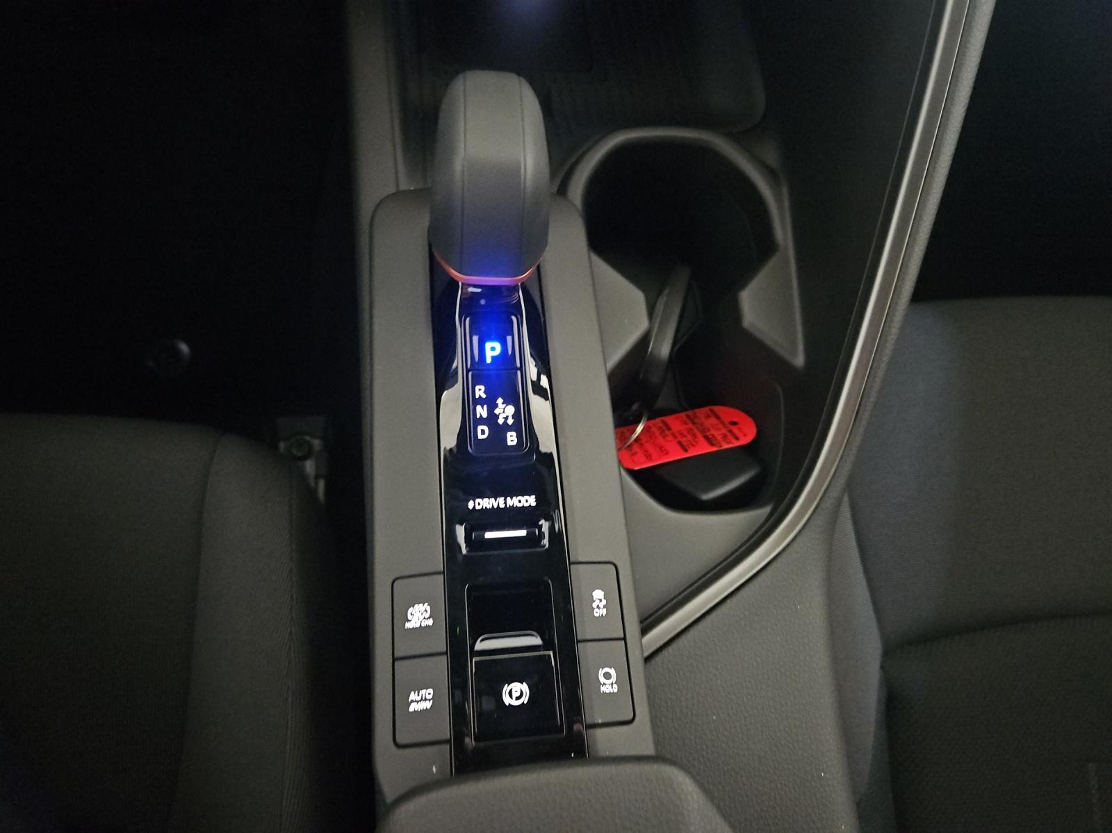 TOYOTA C-HR 2.0 PHEV Swiss Edition-image-16