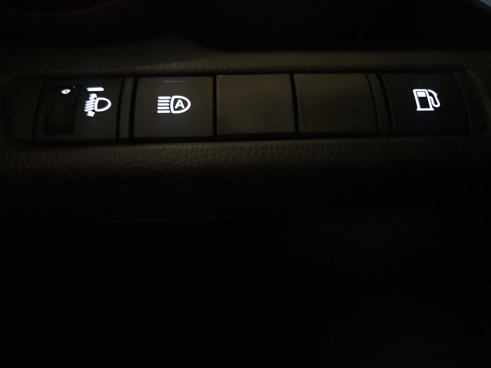 TOYOTA C-HR 2.0 PHEV Swiss Edition-image-14