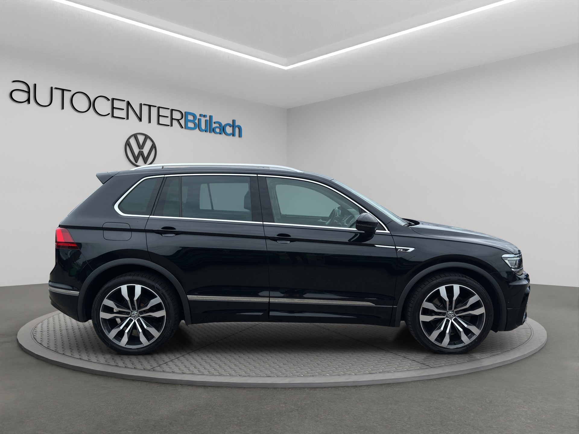 VW Tiguan 2.0 TDI SCR Highline 4Motion DSG-image-3