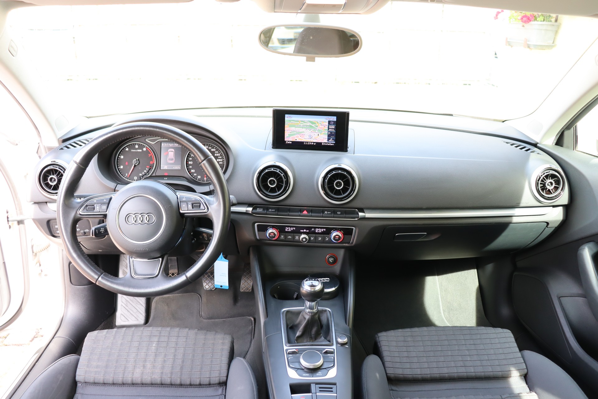 AUDI A3 1.4 TFSI Ambiente-image-8
