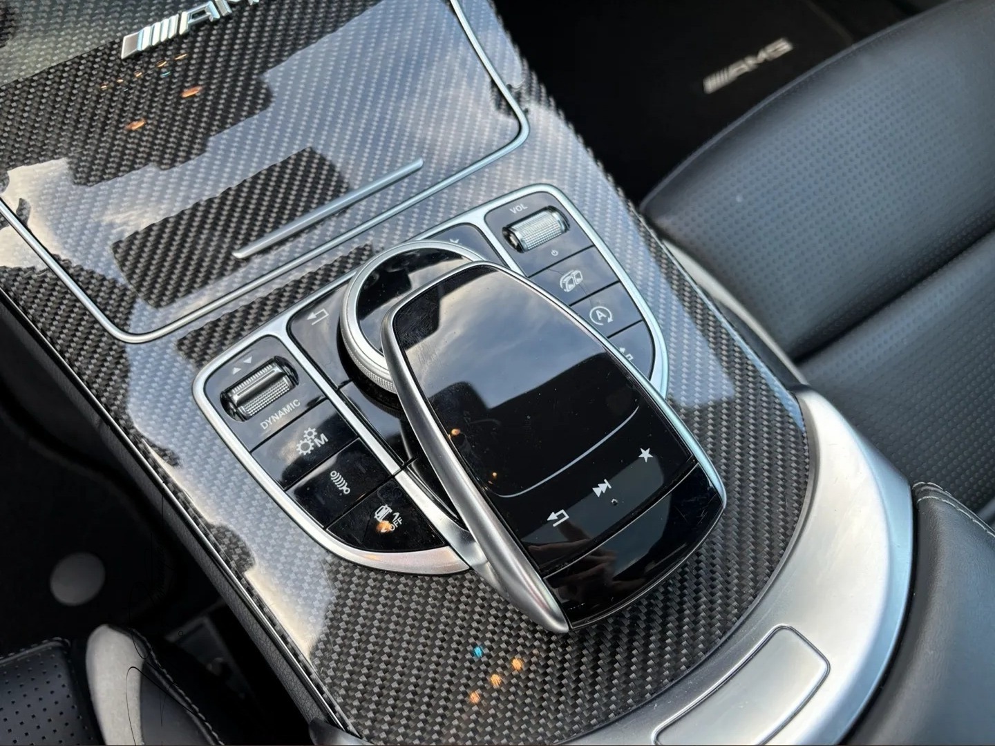MERCEDES-BENZ C 63 S AMG Speedshift-image-10