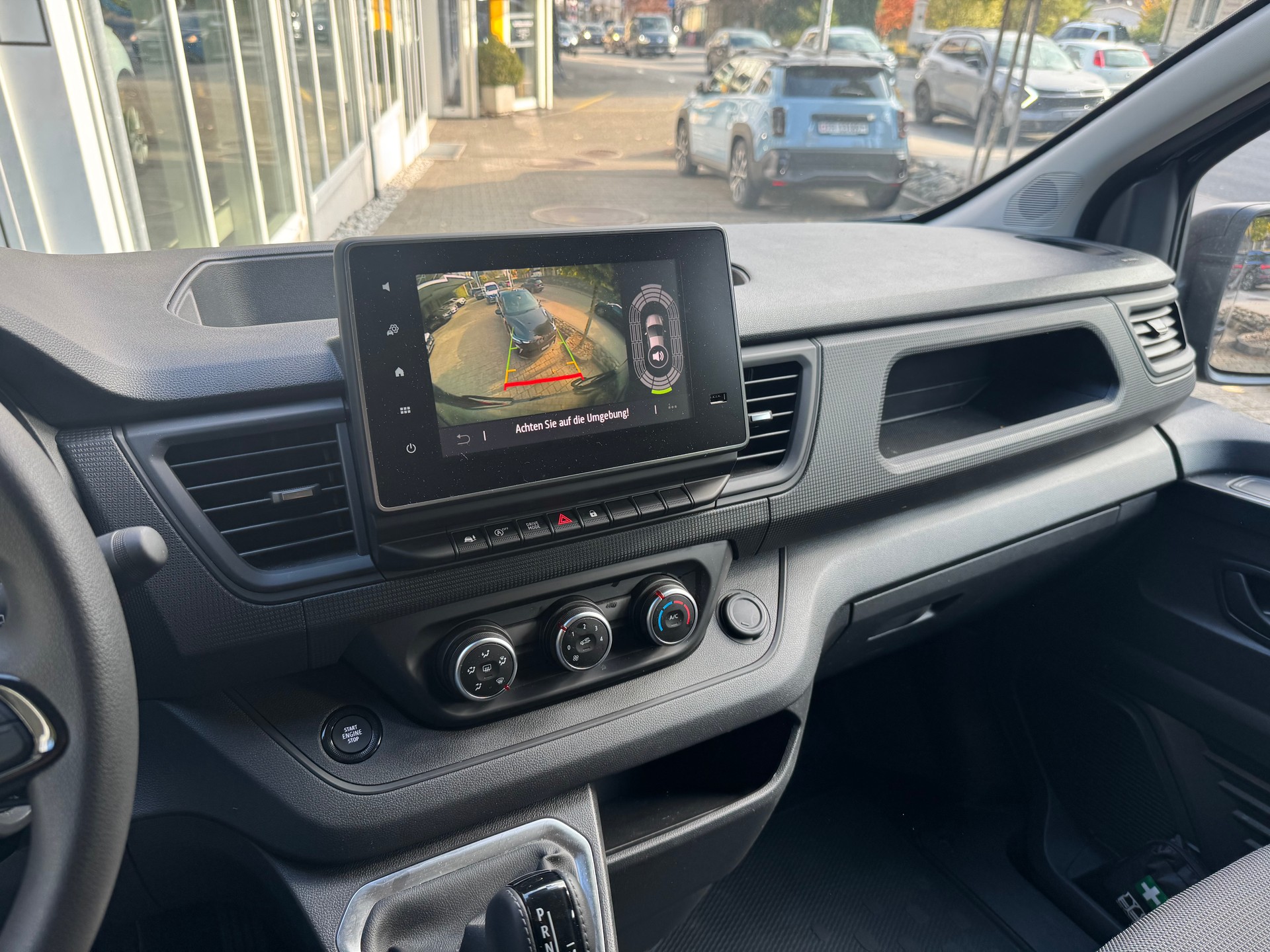 RENAULT Trafic Blue dCi 150 Grand Passenger Evolution EDC-image-13