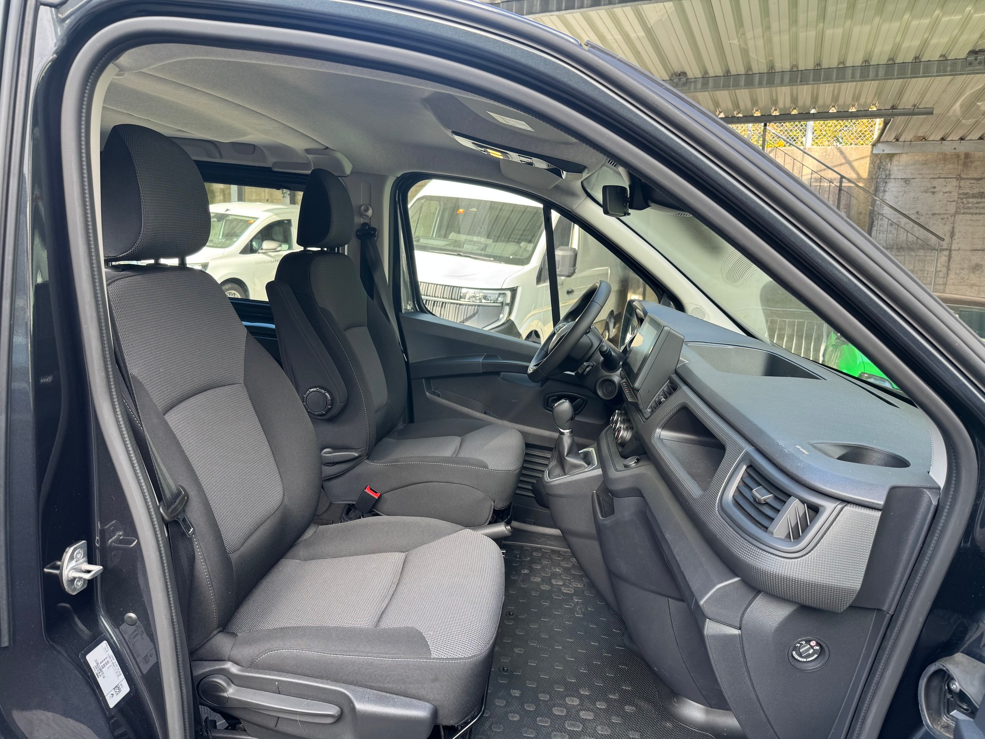 RENAULT Trafic Blue dCi 150 Grand Passenger Evolution EDC-image-9