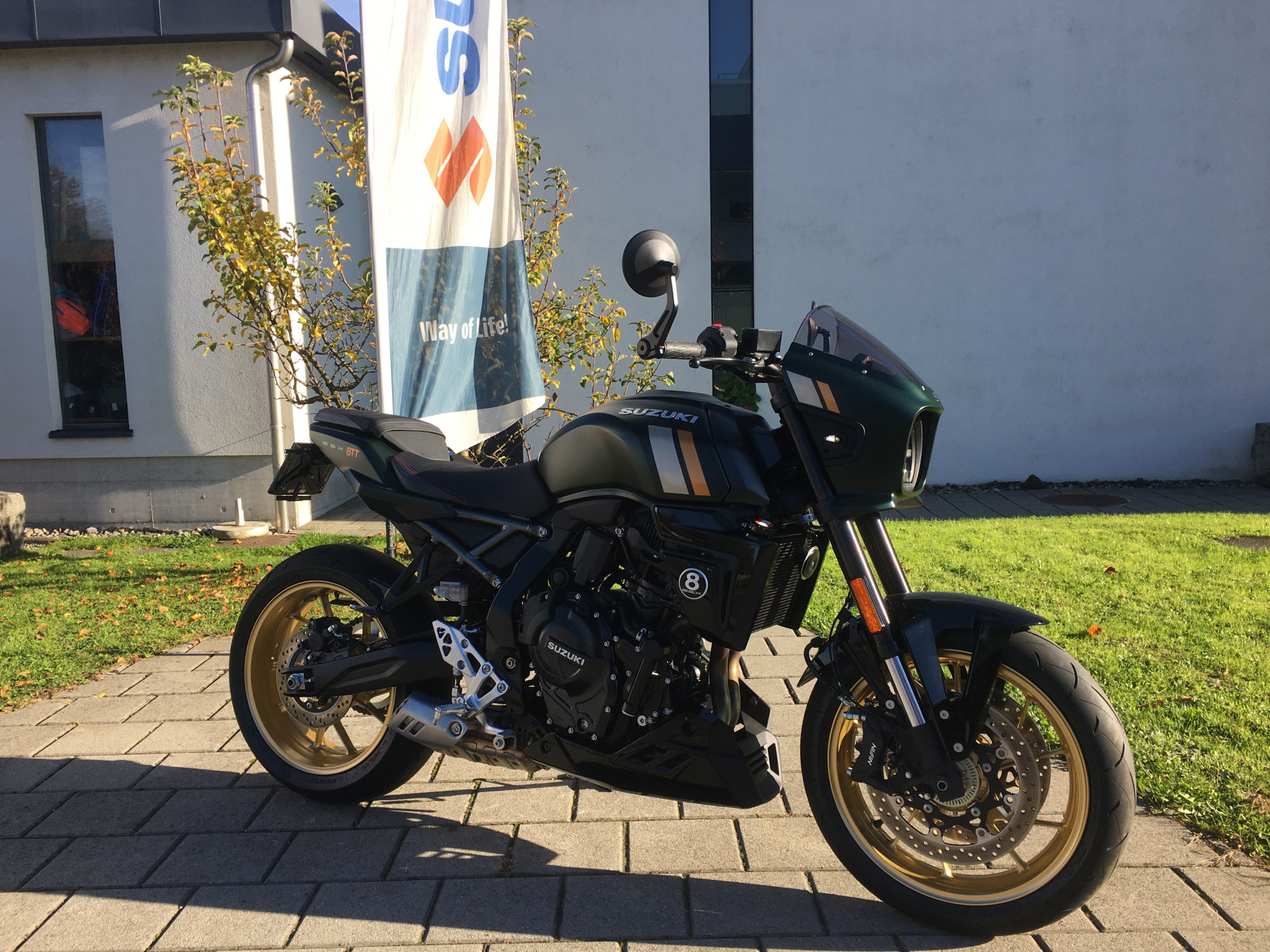 SUZUKI GSX-8TT