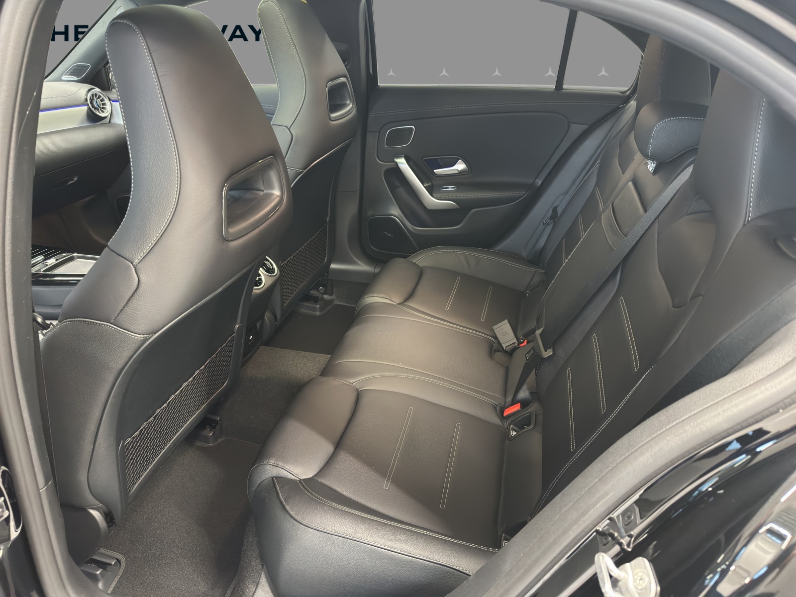 MERCEDES-BENZ A 220 4Matic 8G-DCT-image-15