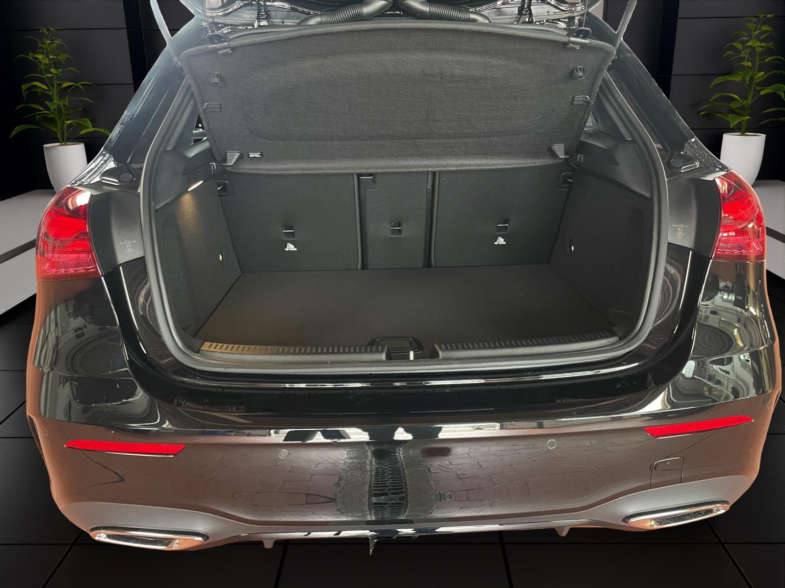 MERCEDES-BENZ A 250 e EQ Star AMG Line-image-8