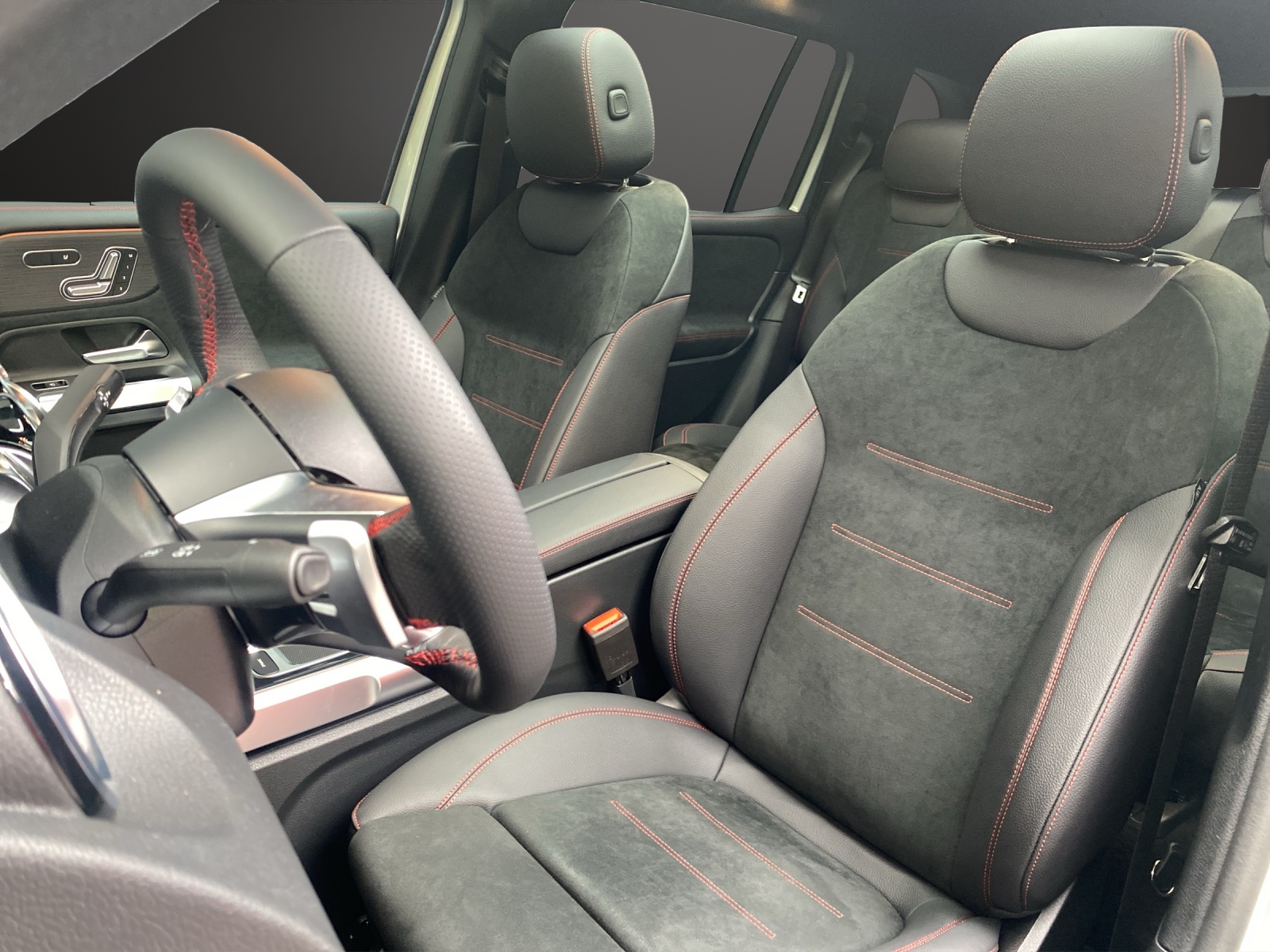 MERCEDES-BENZ GLB 220 d 4M 8G-Tronic-image-9