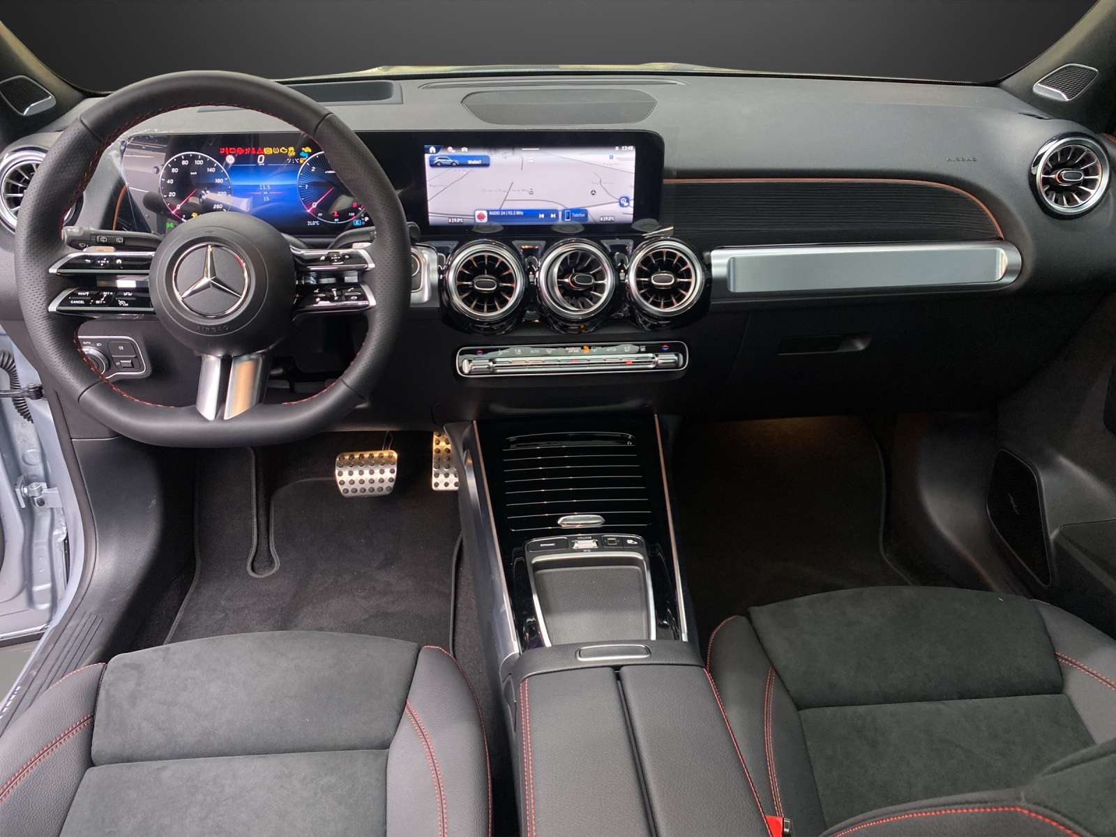 MERCEDES-BENZ GLB 220 d 4M 8G-Tronic-image-11