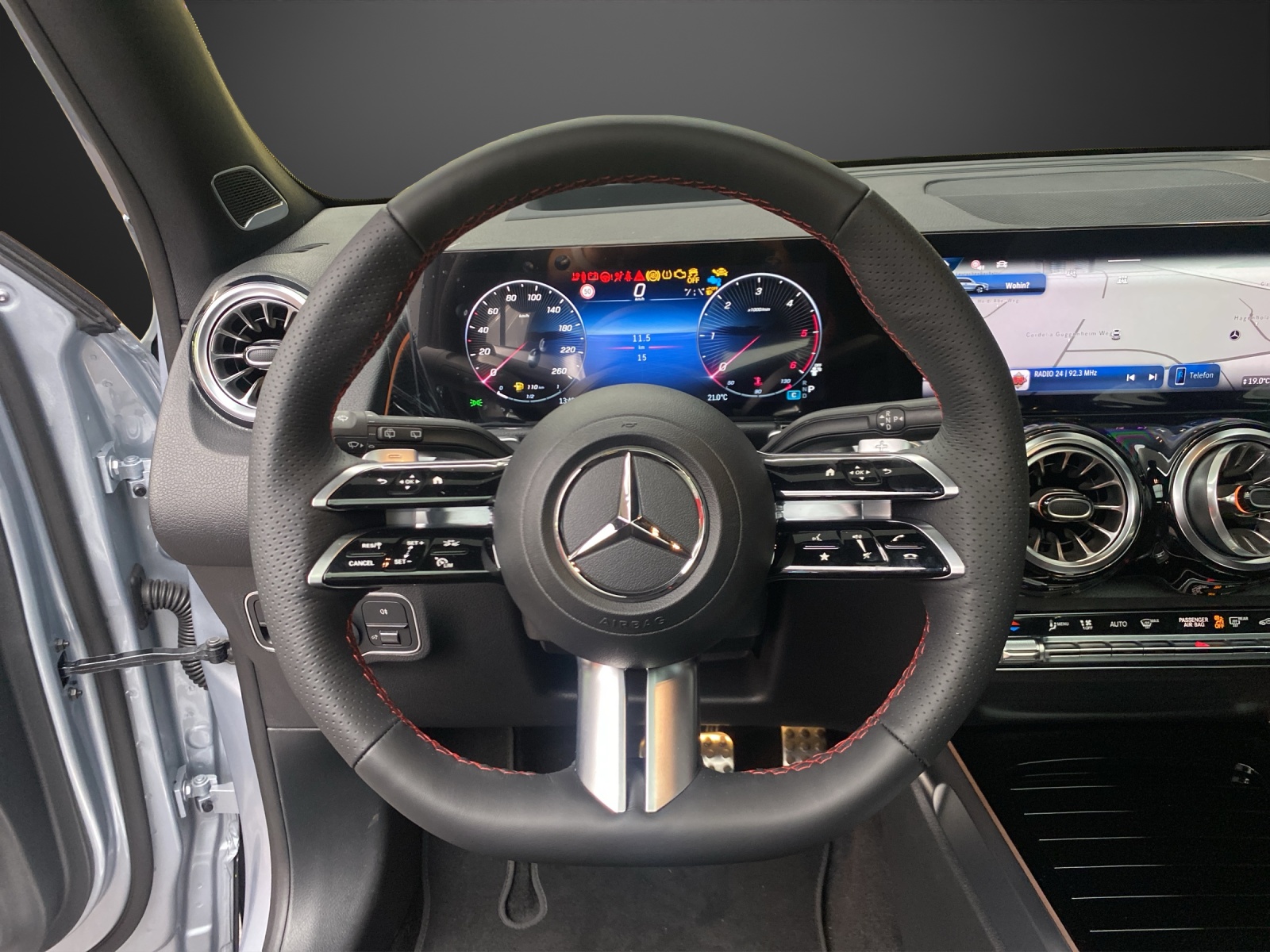MERCEDES-BENZ GLB 220 d 4M 8G-Tronic-image-12