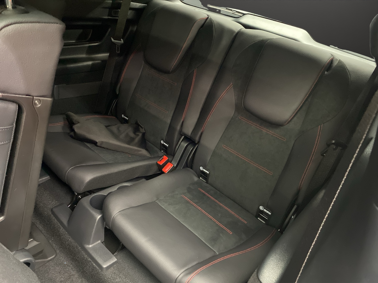 MERCEDES-BENZ GLB 220 d 4M 8G-Tronic-image-14