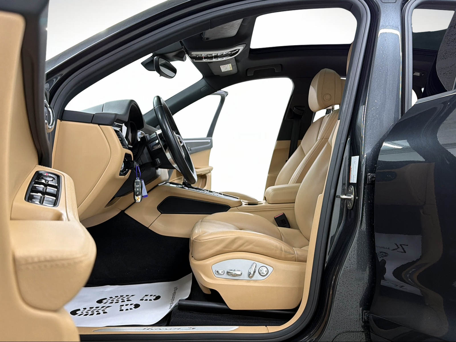 PORSCHE Macan S 3.0 V6 340PS (VOLCANO GREY) PDK / RF-Kamera / Leder / Panoramadach / Sitz/Lenkradheizung / PDLS /-image-5
