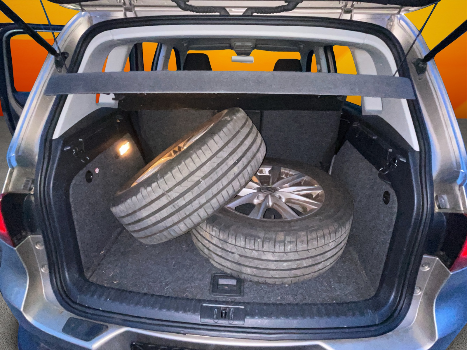 VW Tiguan 2.0 TSI Sport&Style 4Motion DSG-image-11