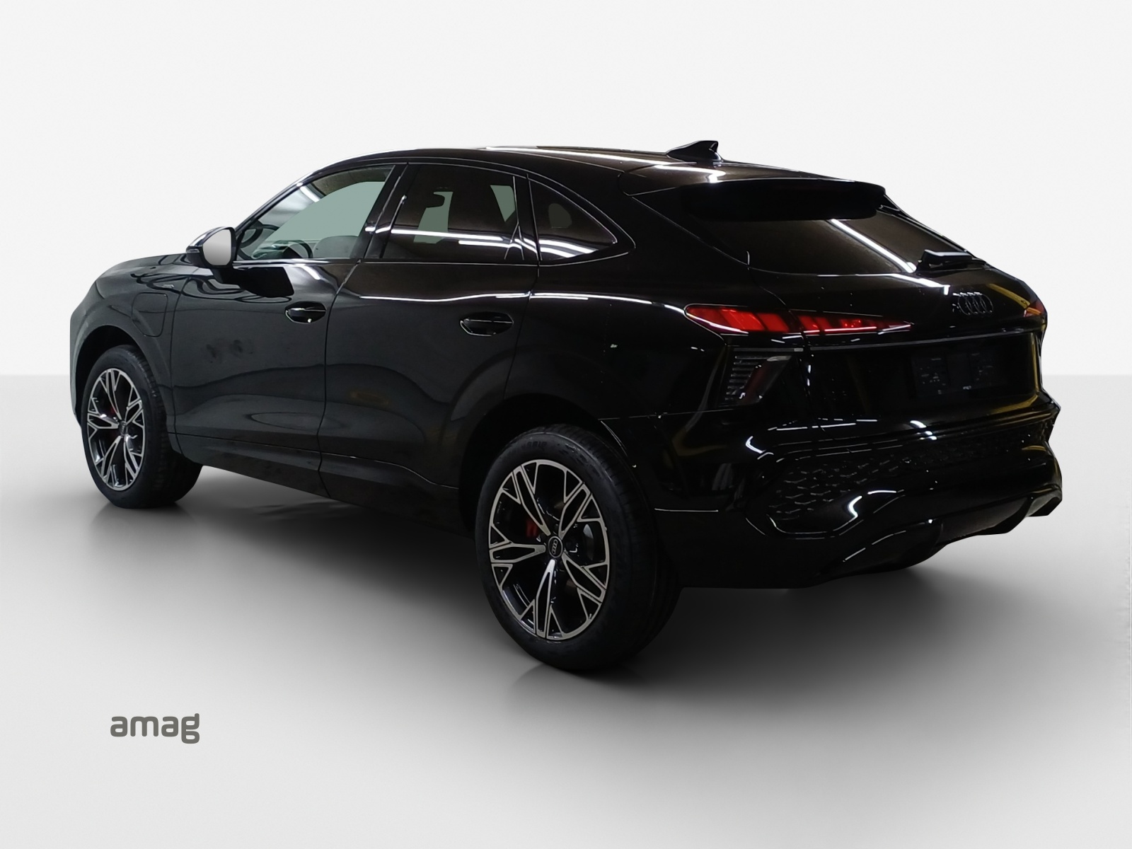 AUDI Q3 Sportback e-hybrid 200 kW S tronig-image-2