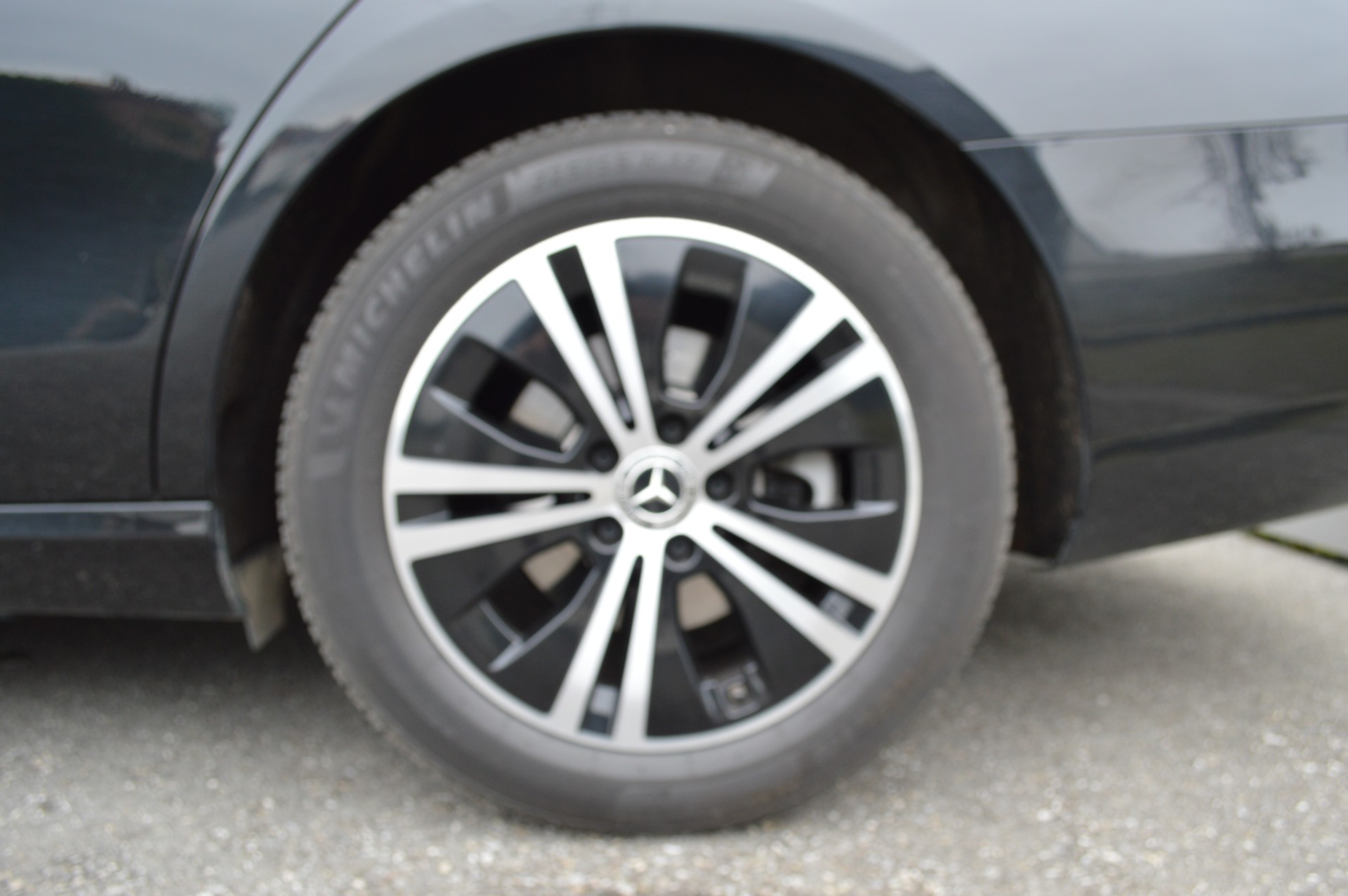 MERCEDES-BENZ E 200 4Matic 9G-Tronic-image-9