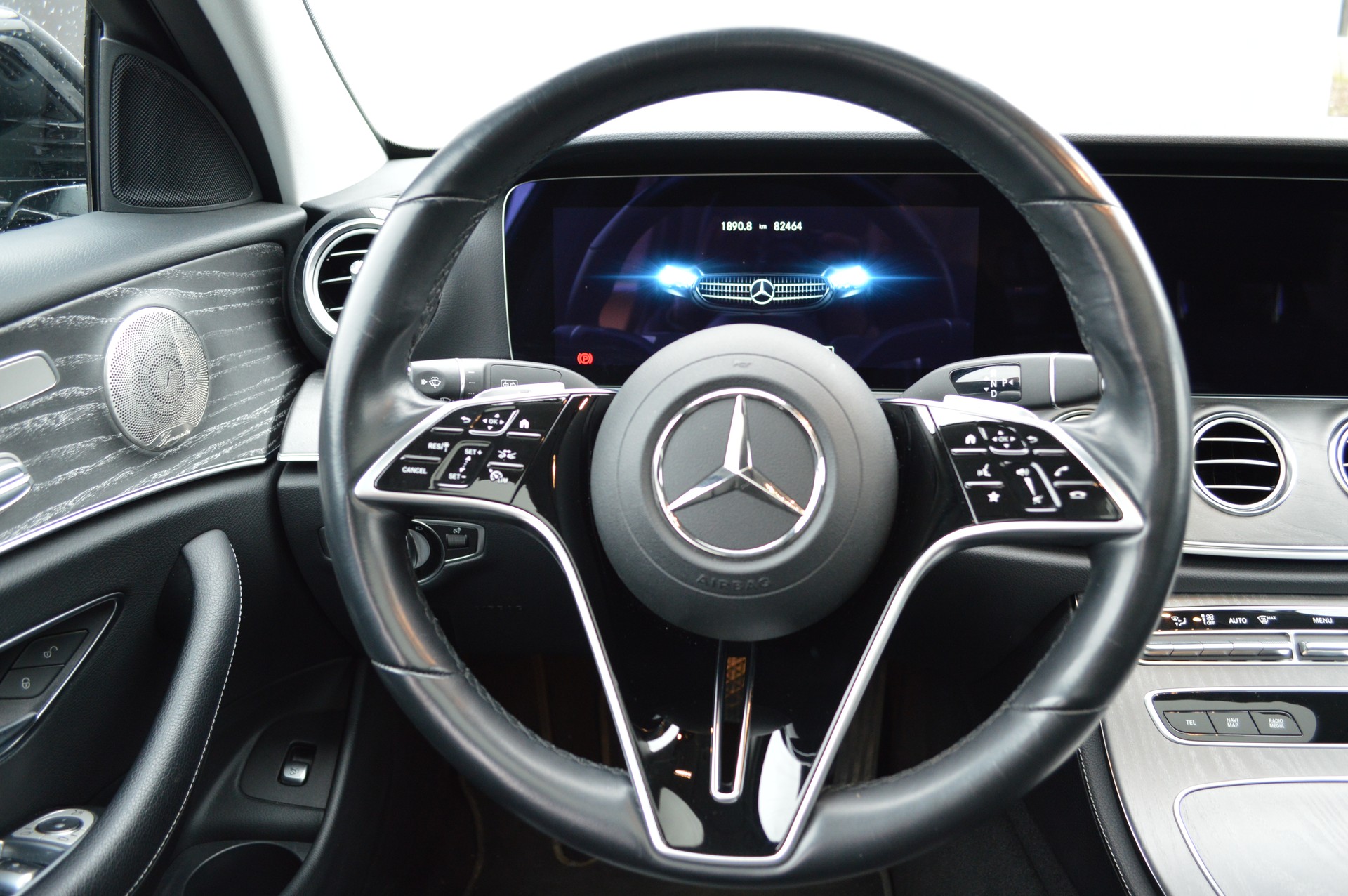 MERCEDES-BENZ E 200 4Matic 9G-Tronic-image-17