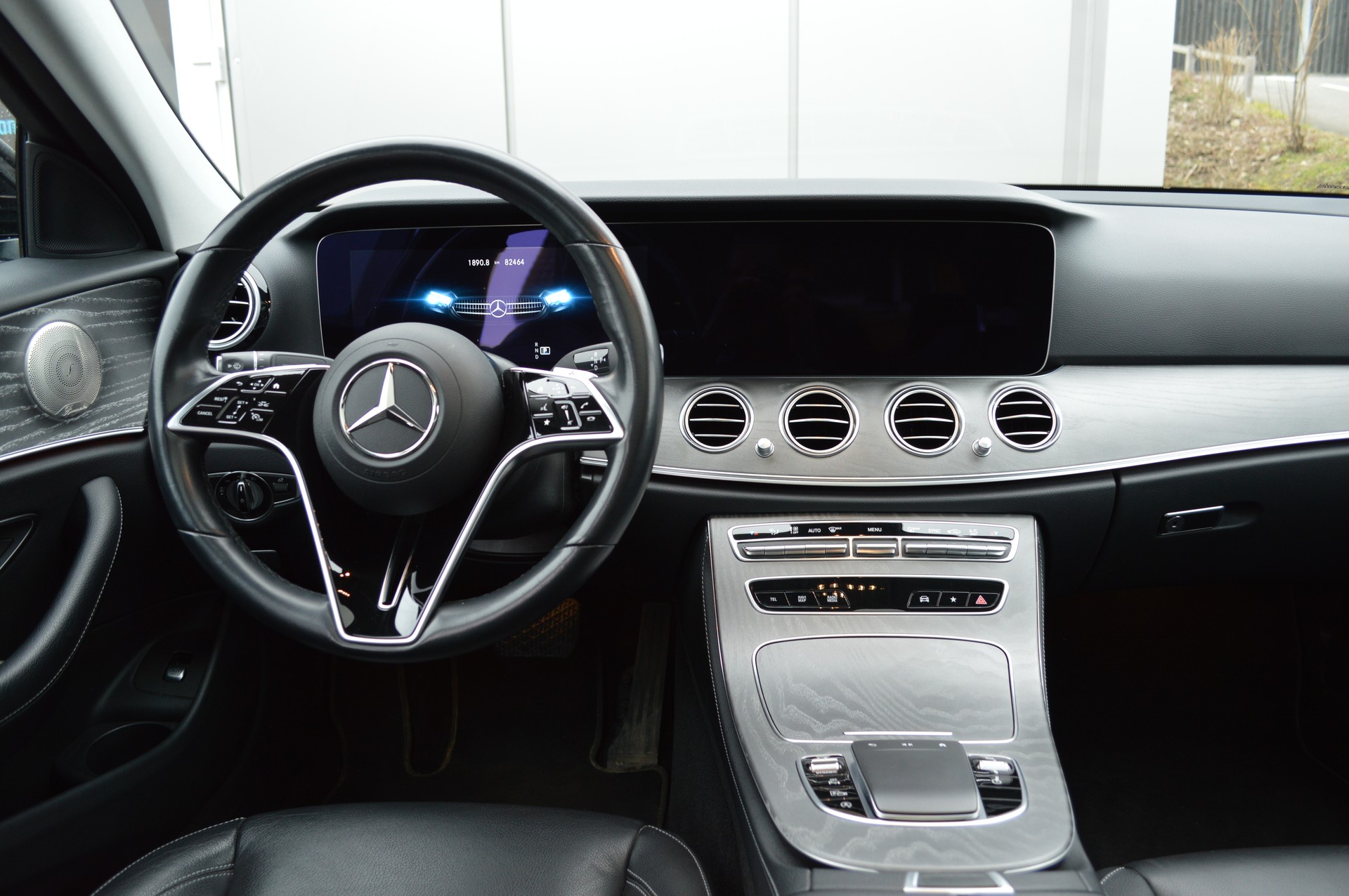 MERCEDES-BENZ E 200 4Matic 9G-Tronic-image-16