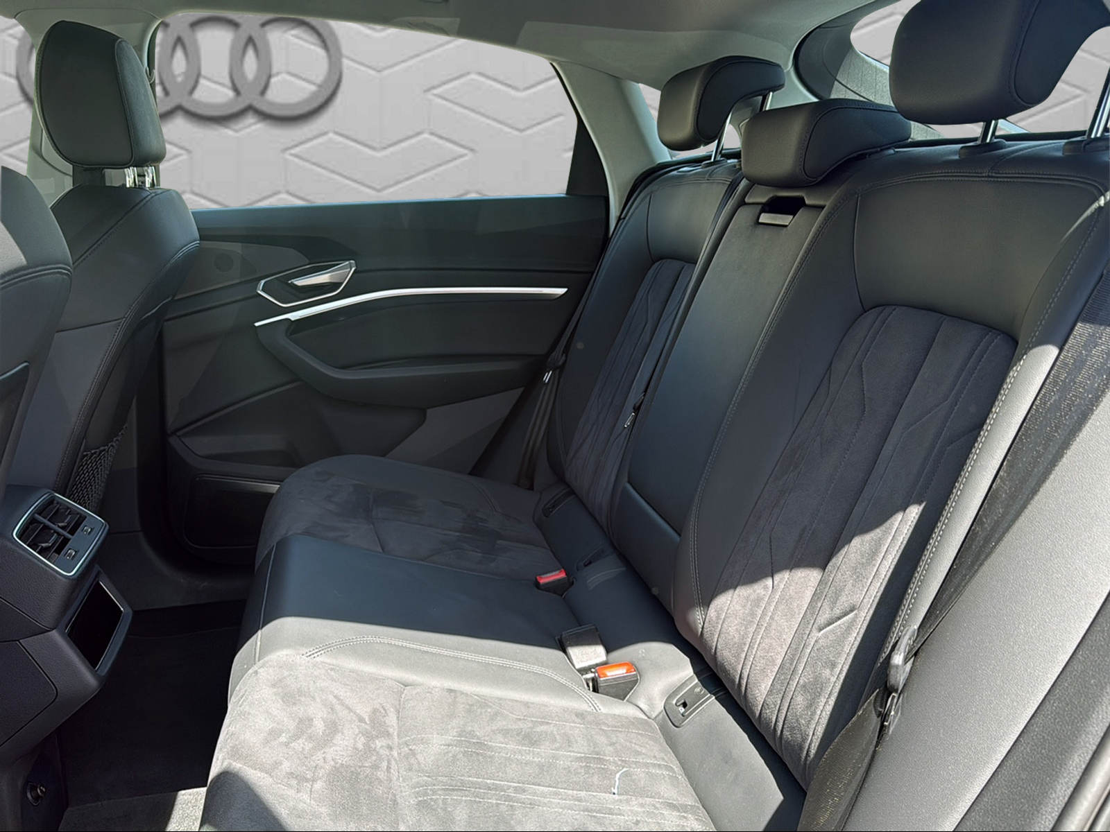 AUDI e-tron 50 Sportback S Line quattro-image-15