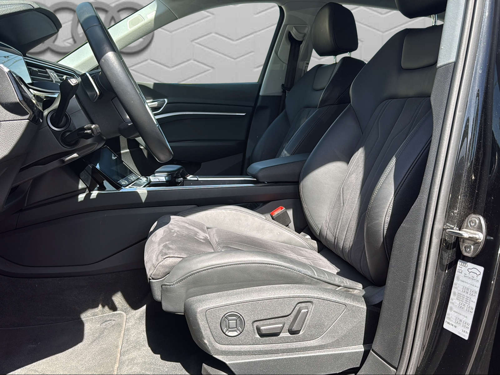 AUDI e-tron 50 Sportback S Line quattro-image-10