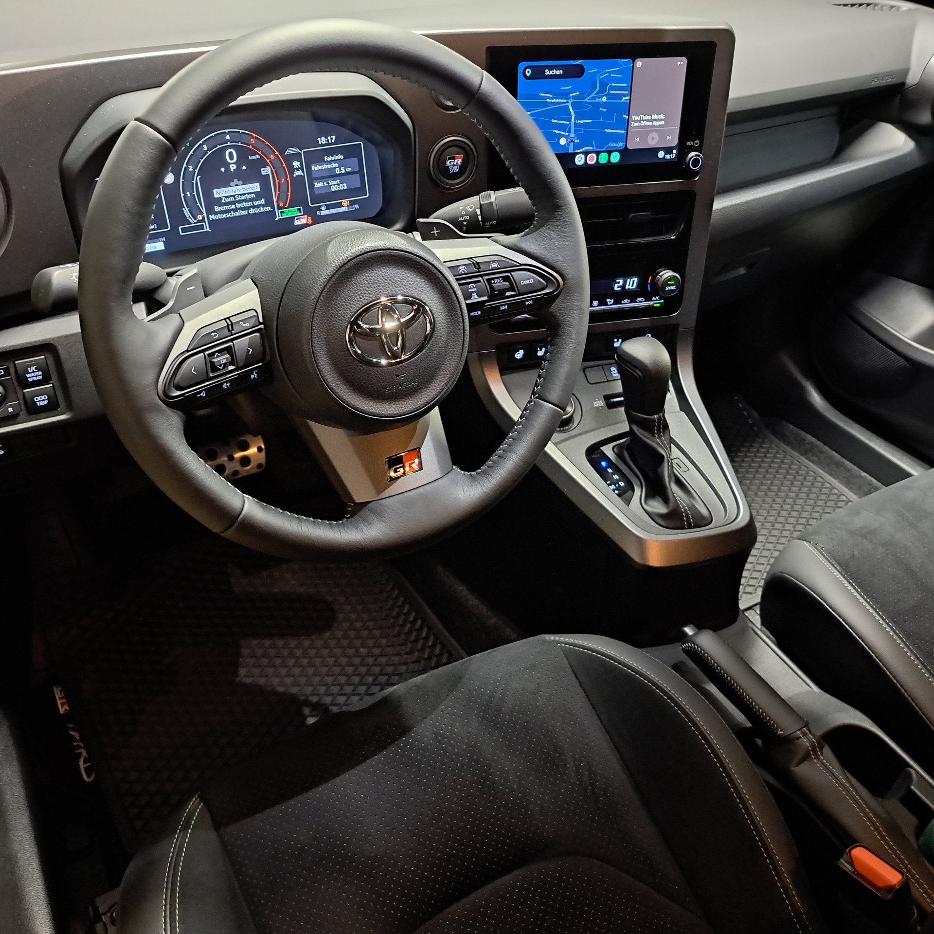 TOYOTA Yaris 1.6 GR Sport A-image-10