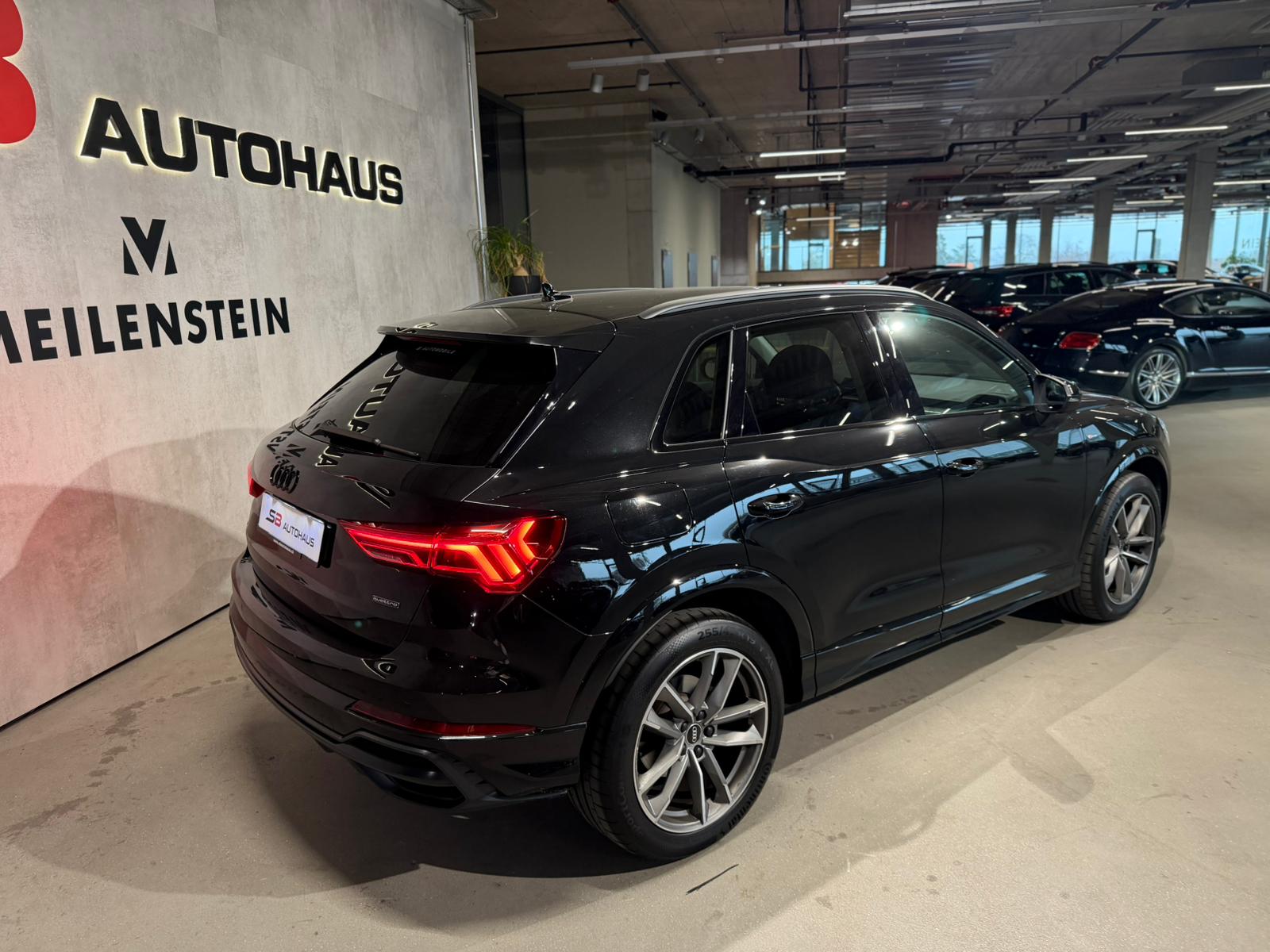 AUDI Q3 Sportback 35 TDI S line quattro S-tronic-image-6