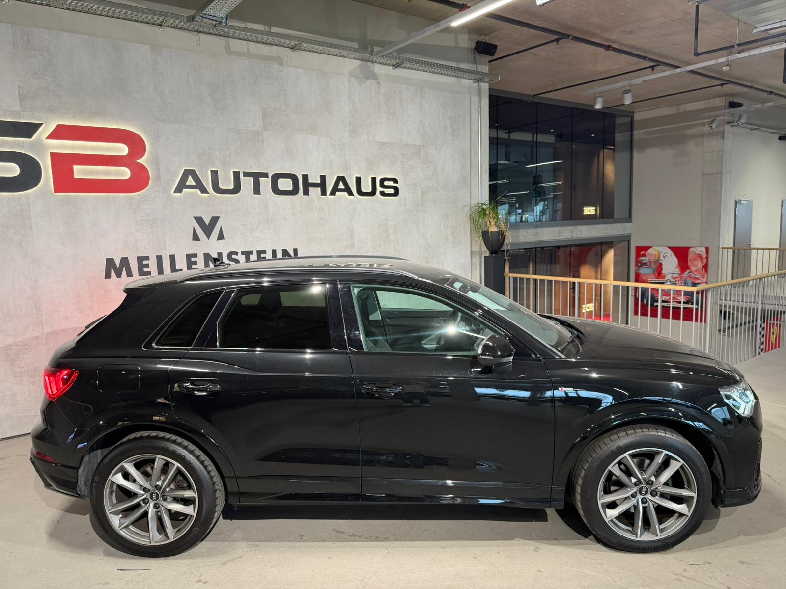 AUDI Q3 Sportback 35 TDI S line quattro S-tronic-image-3