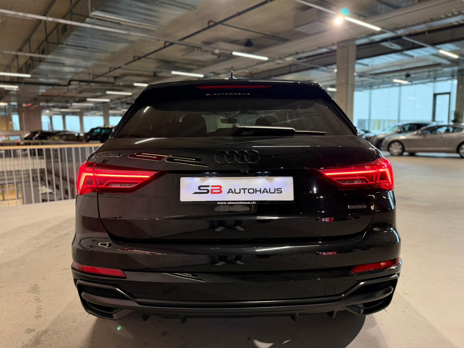 AUDI Q3 Sportback 35 TDI S line quattro S-tronic-image-11
