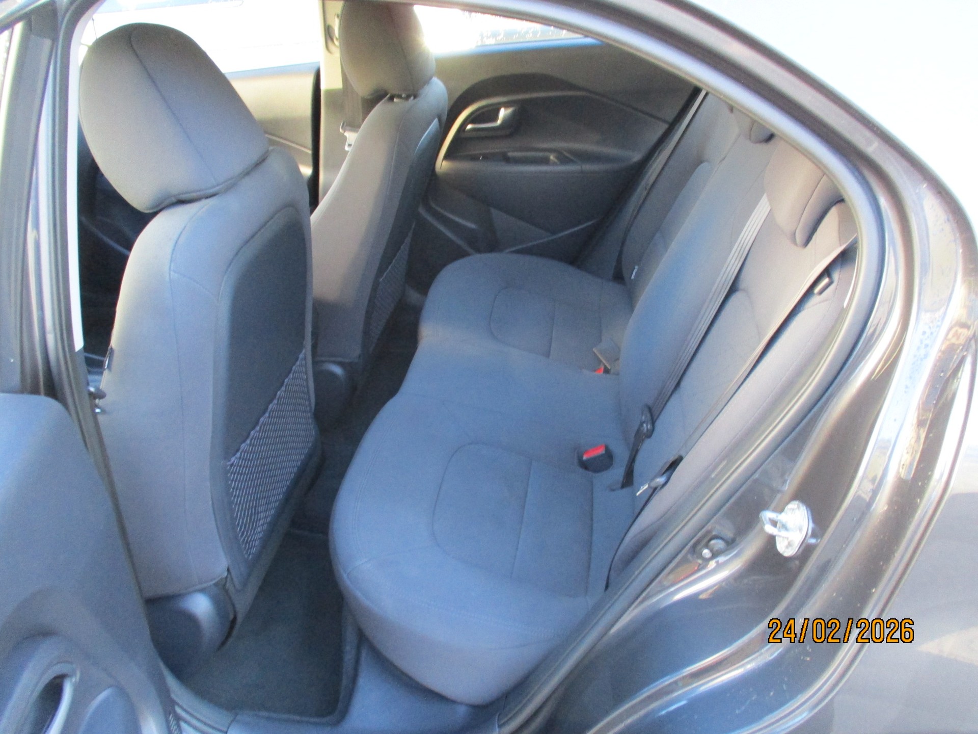 KIA Rio 1.4 CVVT Style Automatic-image-8