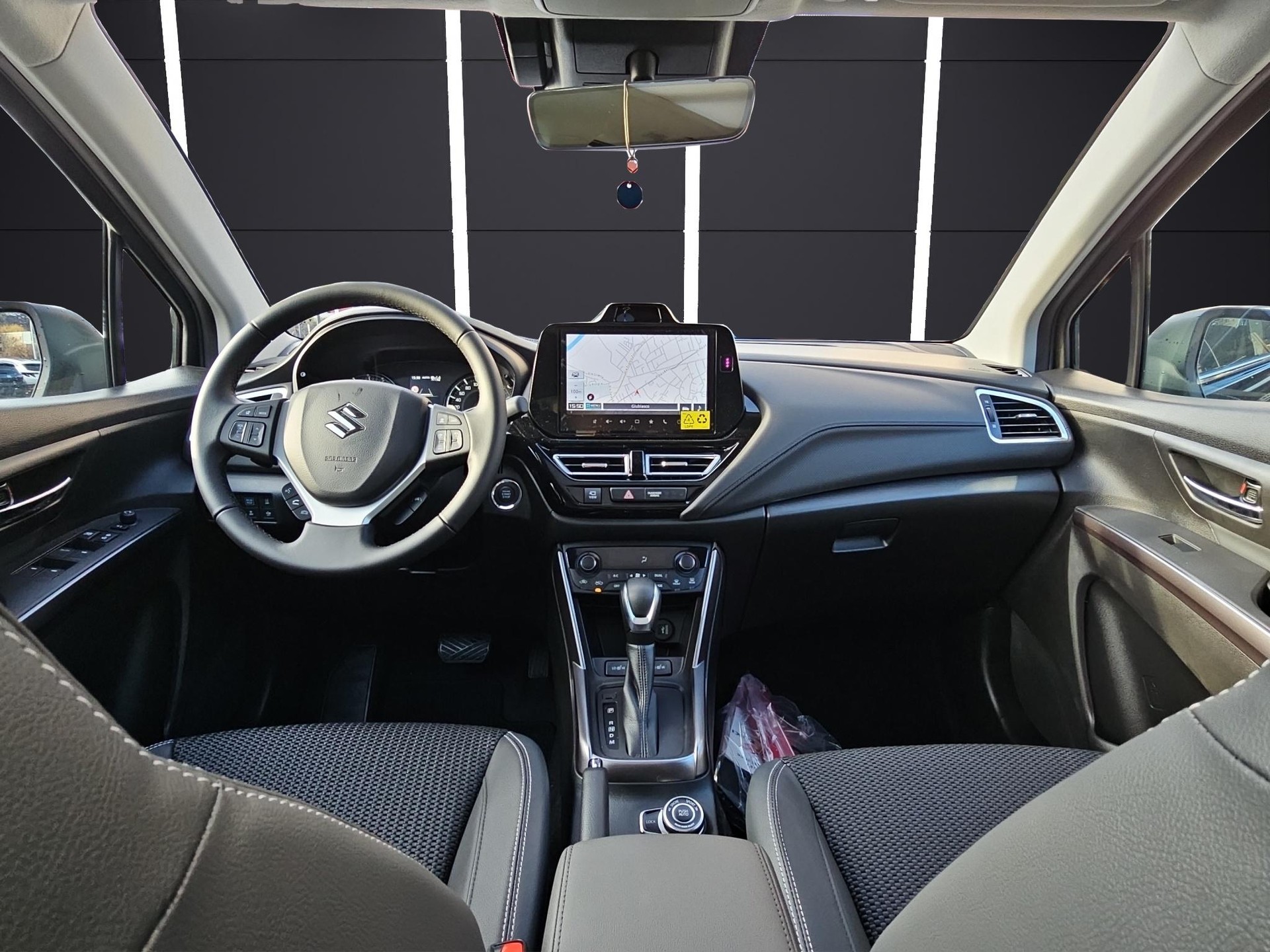 SUZUKI S-Cross 1.5 Compact Top Hybrid 4x4-image-11