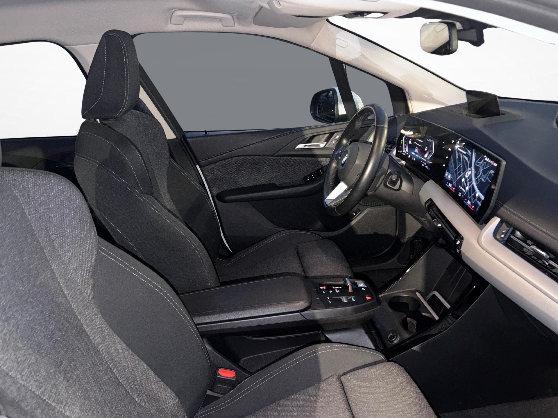 BMW 218d Active Tourer-image-12